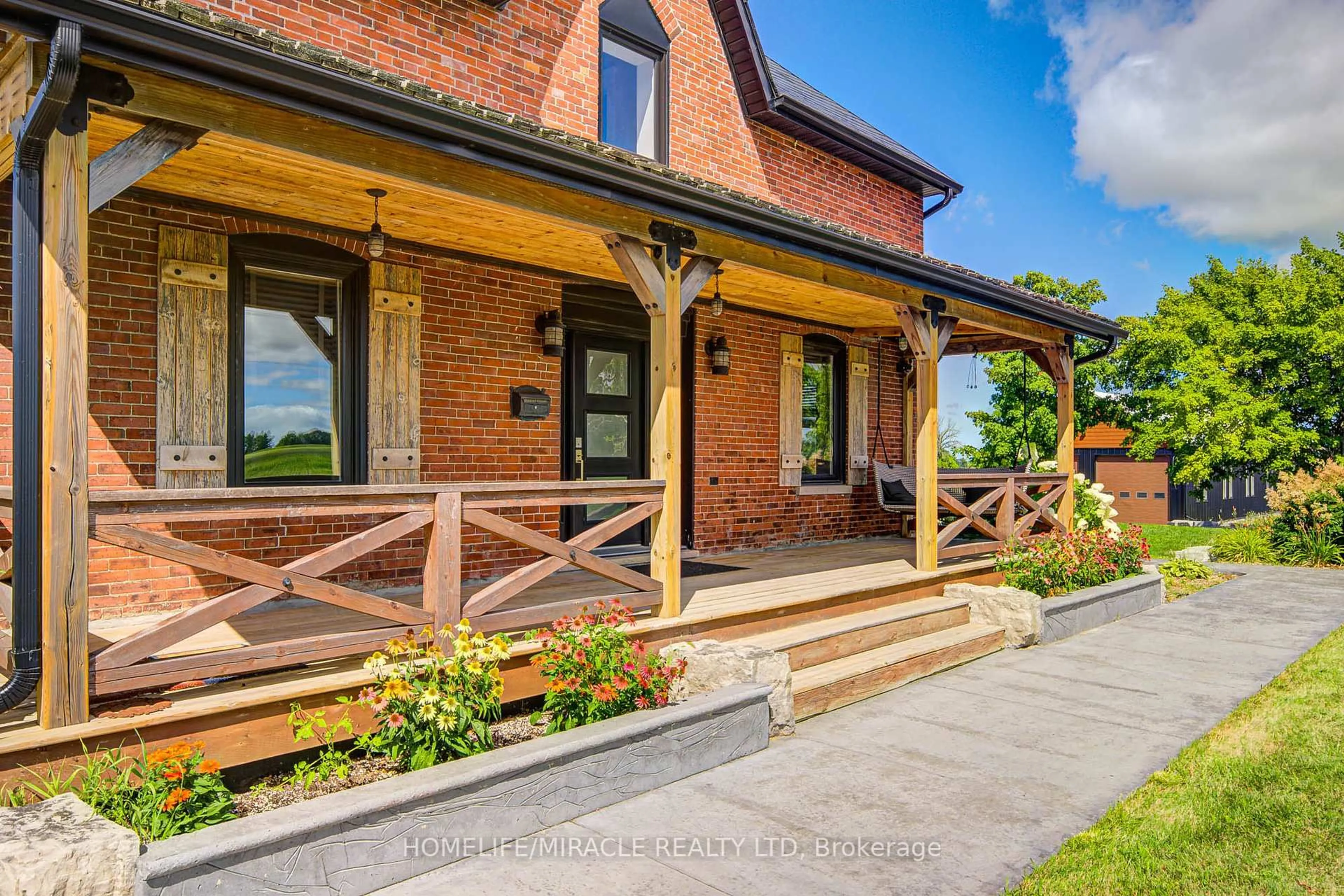 Home with brick exterior material, unknown for 9214 Oak Ridges Dr, Hamilton Township Ontario K0K 2E0