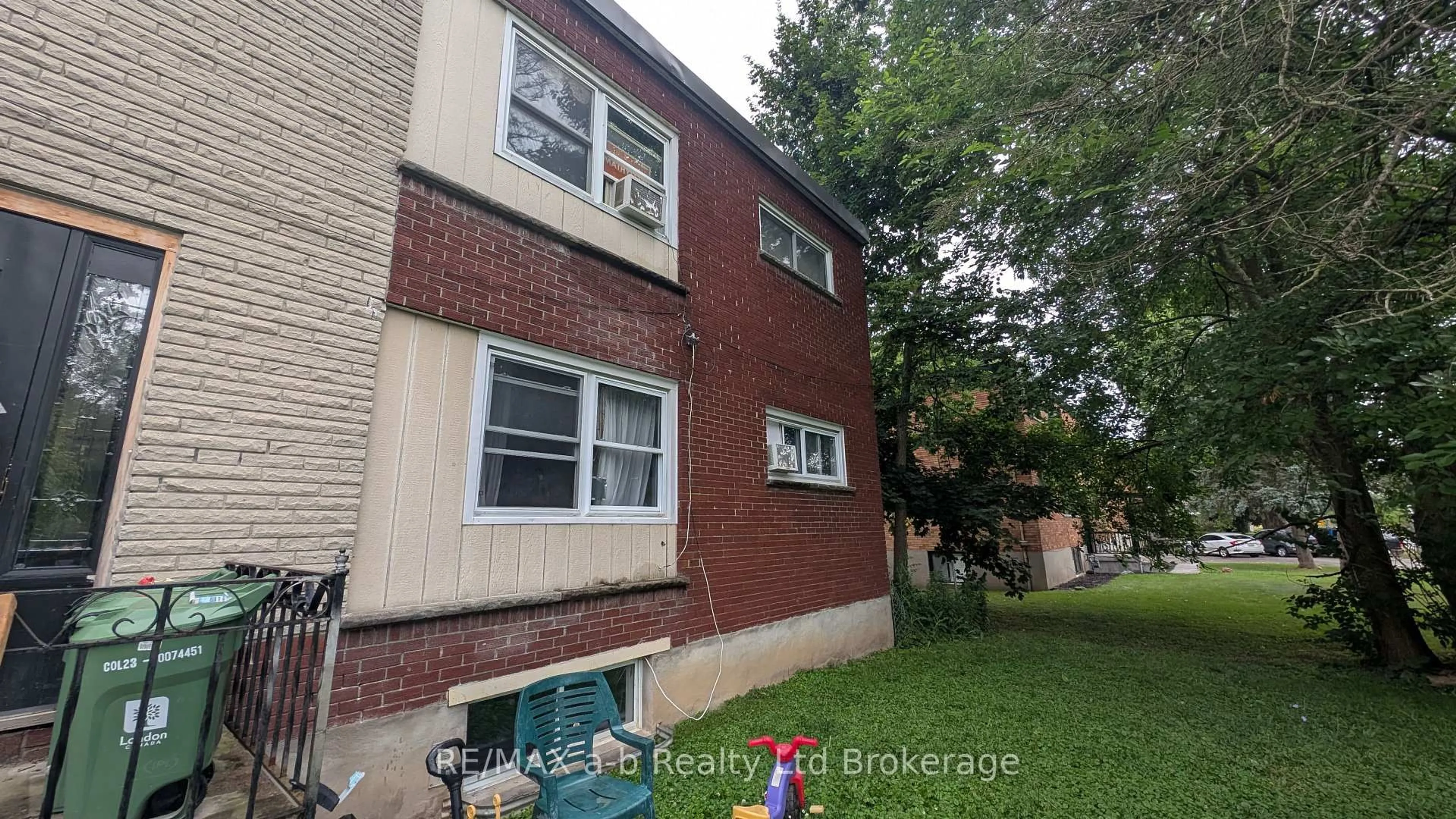 Unknown for 91 King Edward Ave, London South Ontario N5Z 3S7