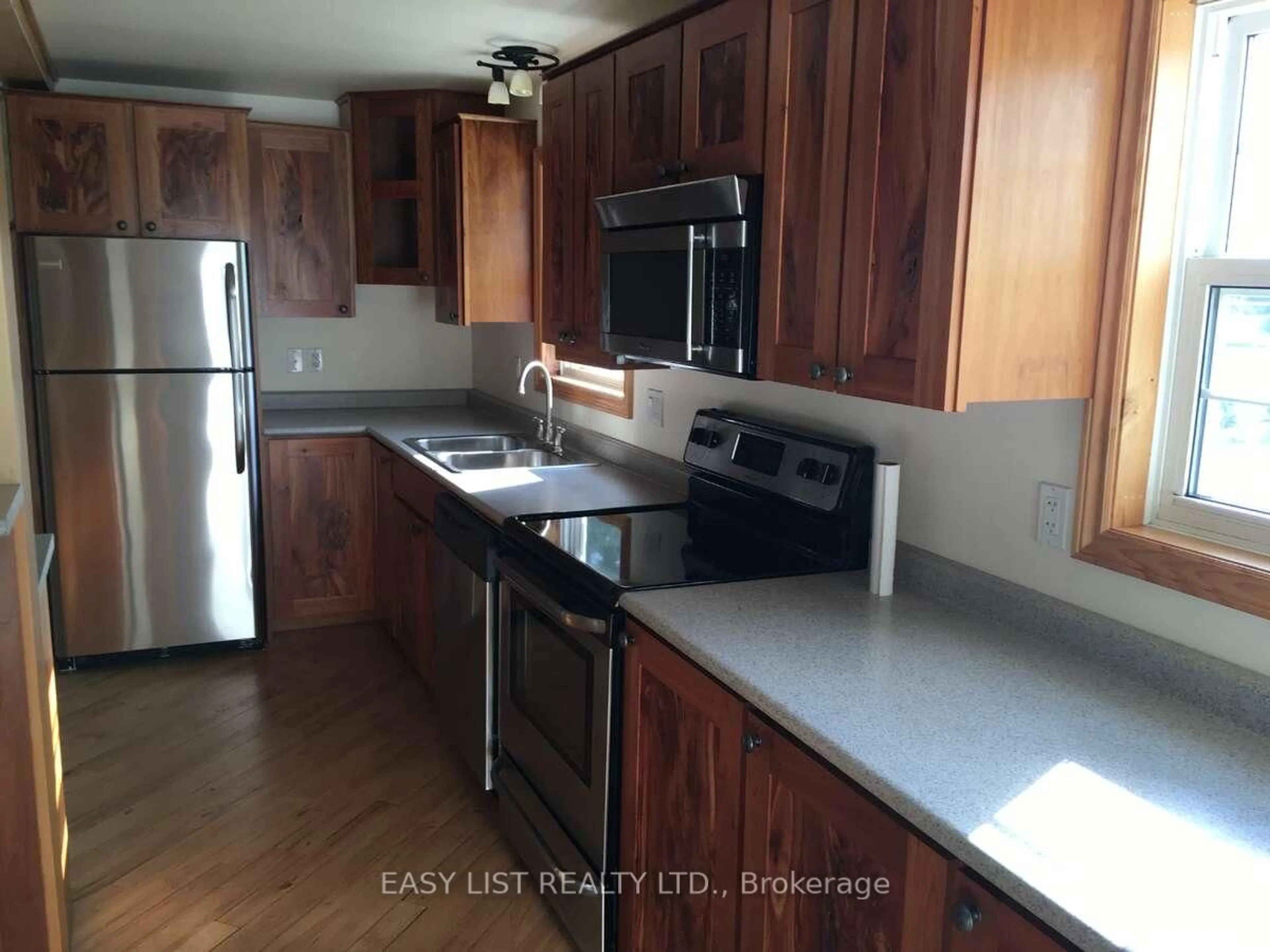 Standard kitchen, wood/laminate floor for 2170 Highway 520, Ryerson Ontario P0A 1C0
