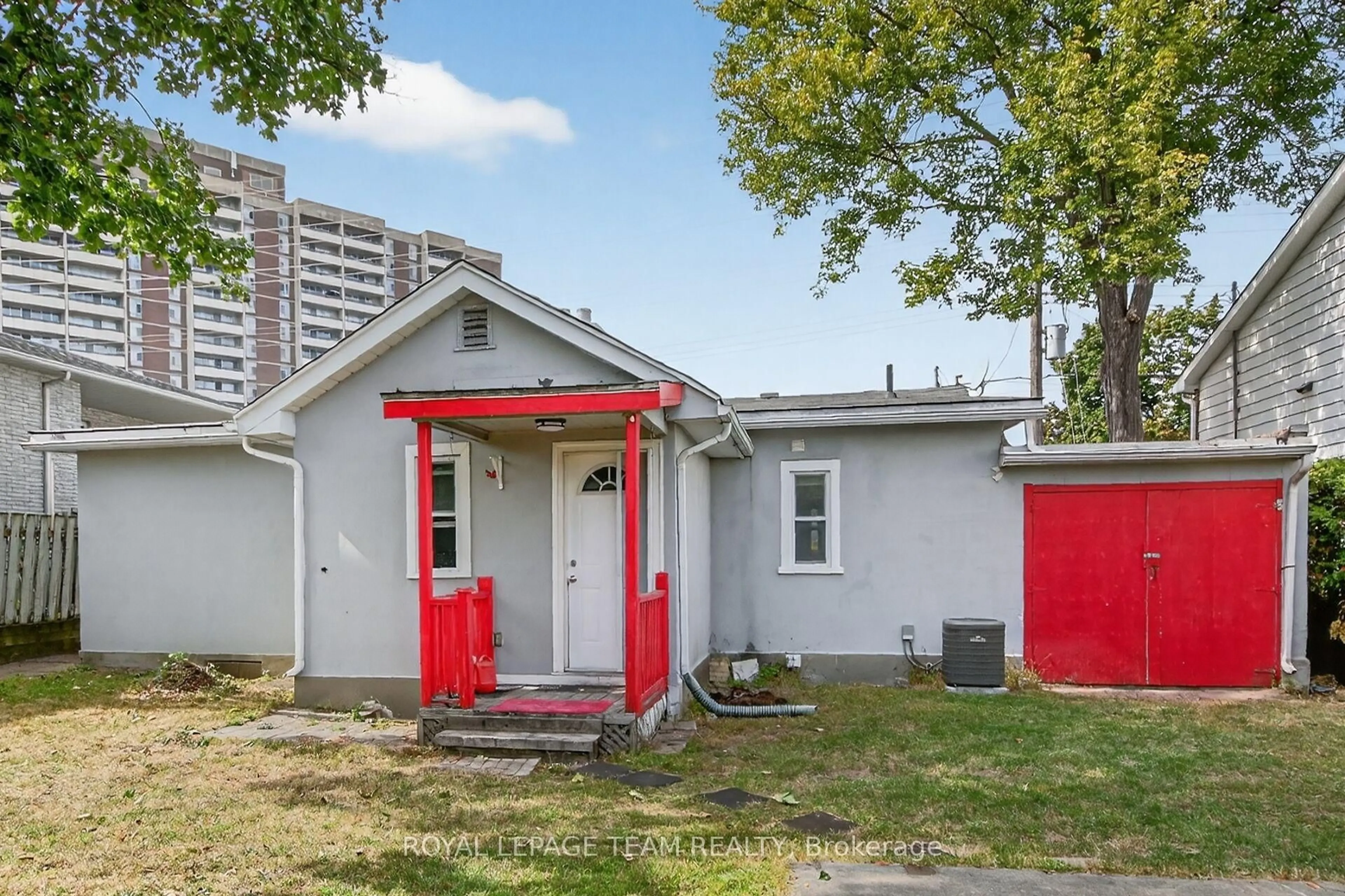 Unknown for 2822 Richmond Rd, Ottawa Ontario K2B 6S5