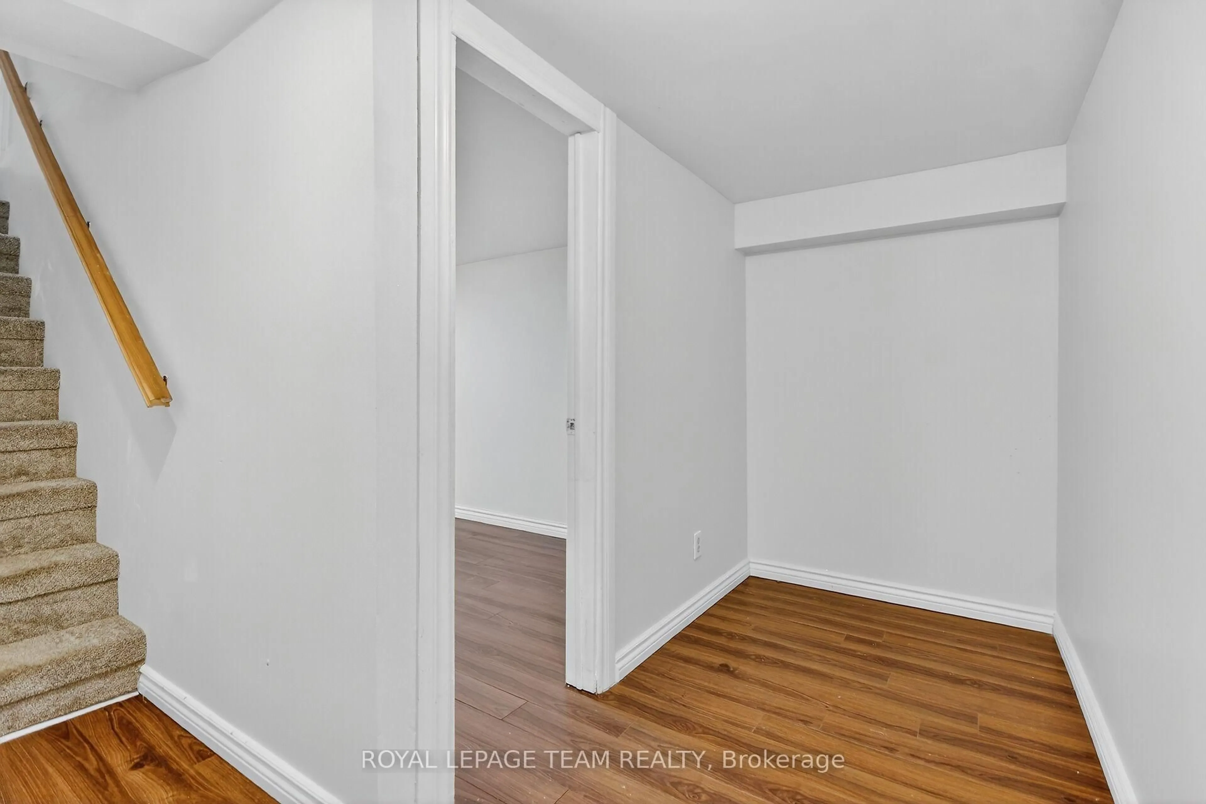 A pic of a room for 2822 Richmond Rd, Ottawa Ontario K2B 6S5