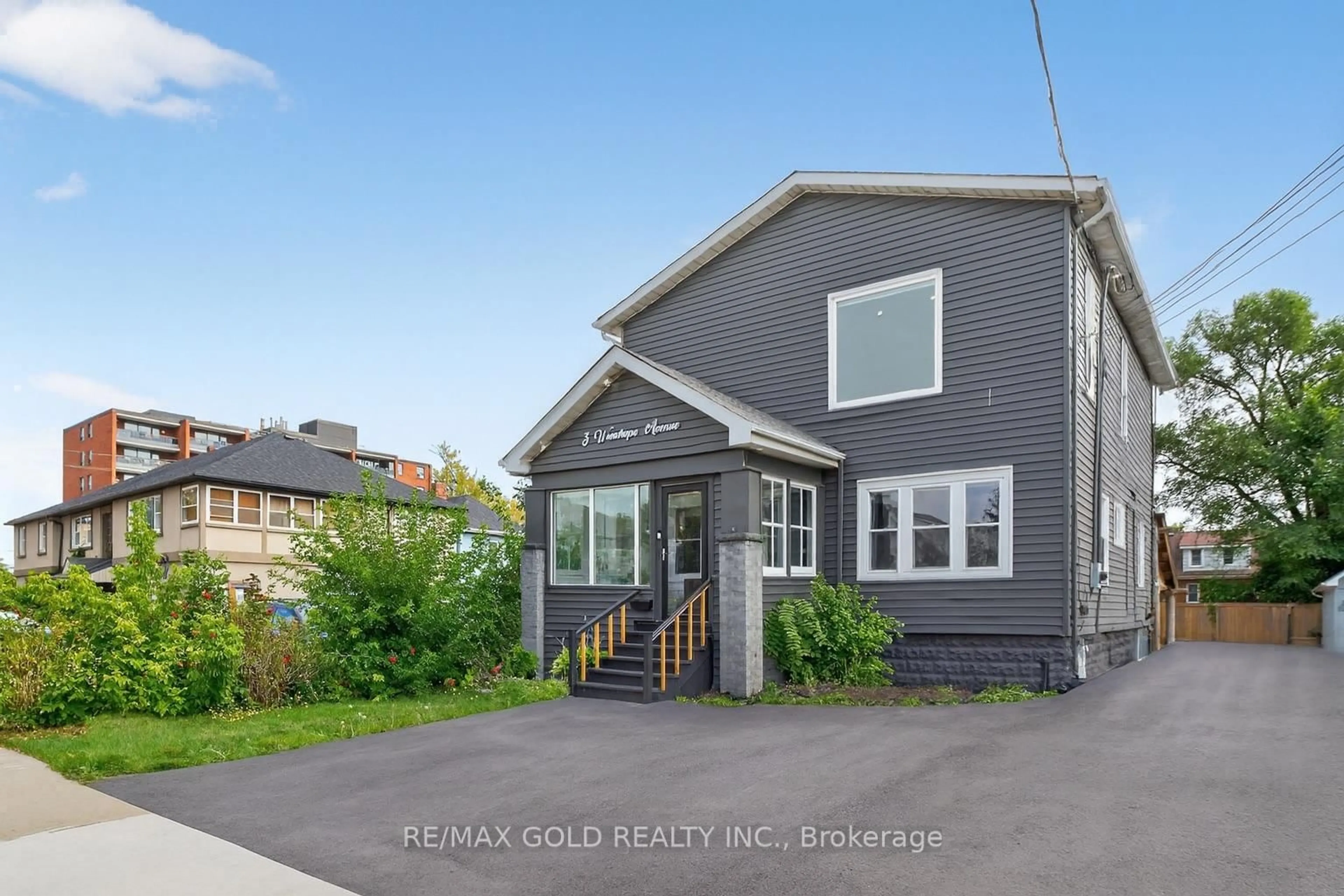 Patio, street for 3 Wardrope Ave, Hamilton Ontario L8G 1R9
