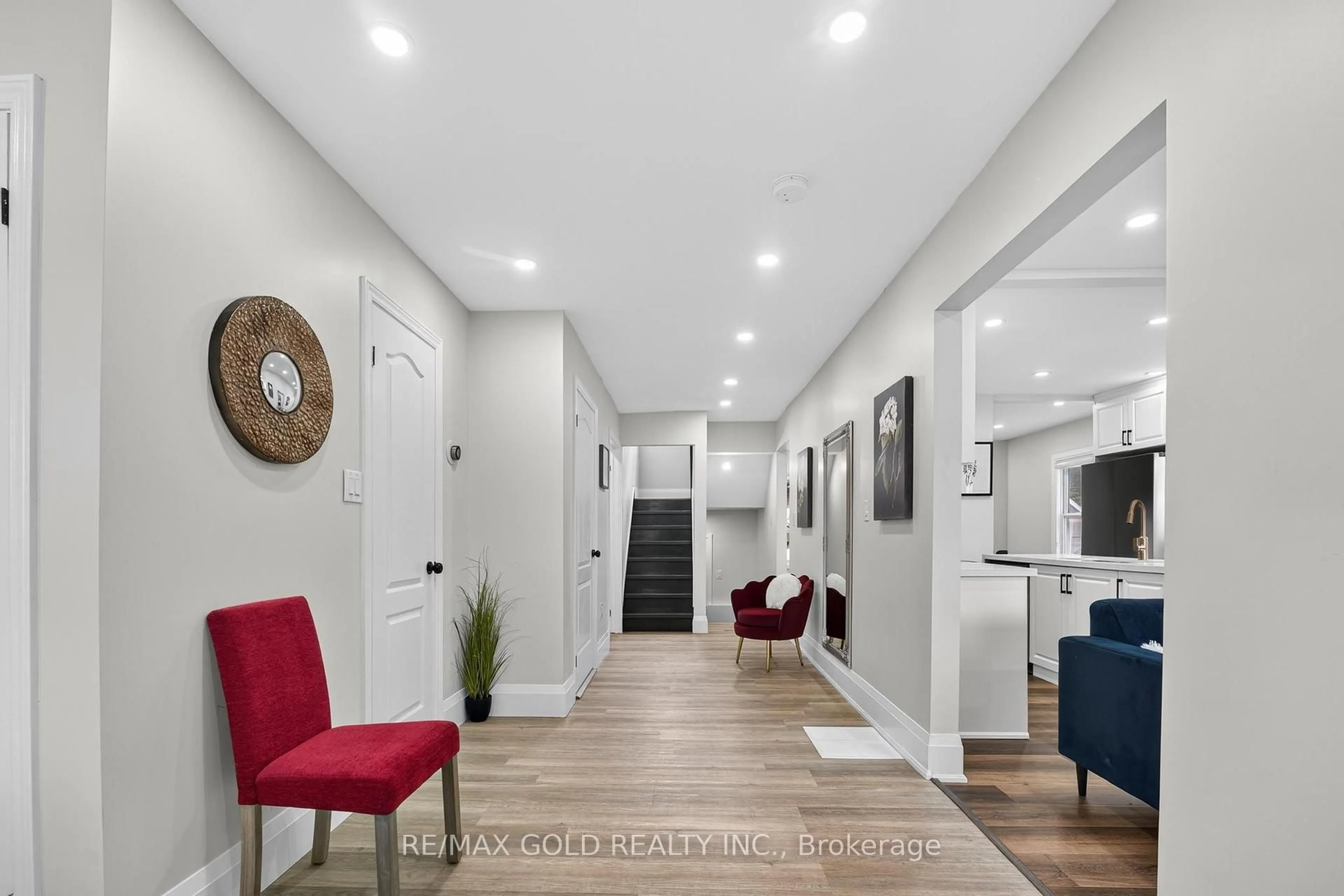 Indoor entryway for 3 Wardrope Ave, Hamilton Ontario L8G 1R9