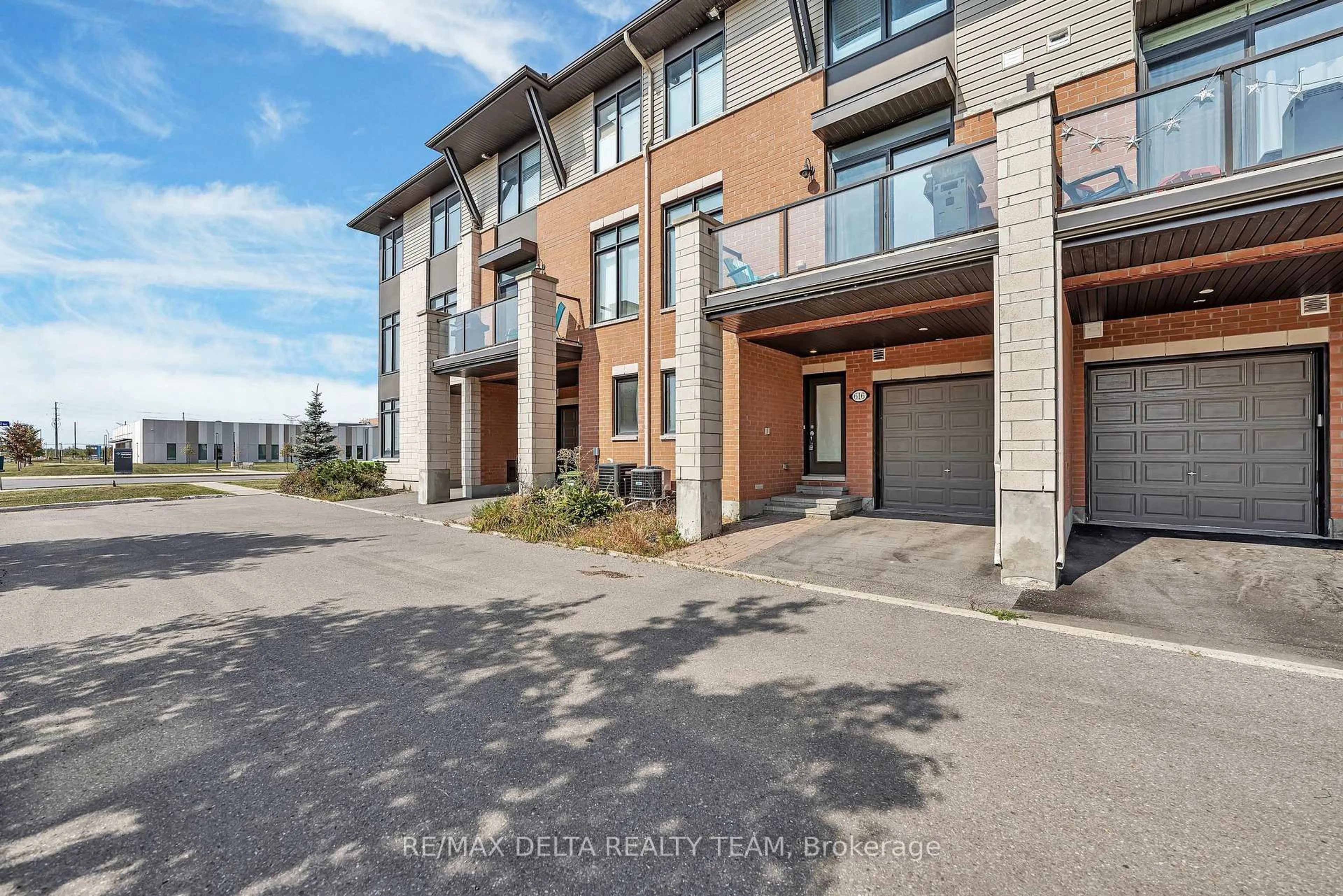 Unknown for 616 Chaperal Private, Ottawa Ontario K4A 0Y2