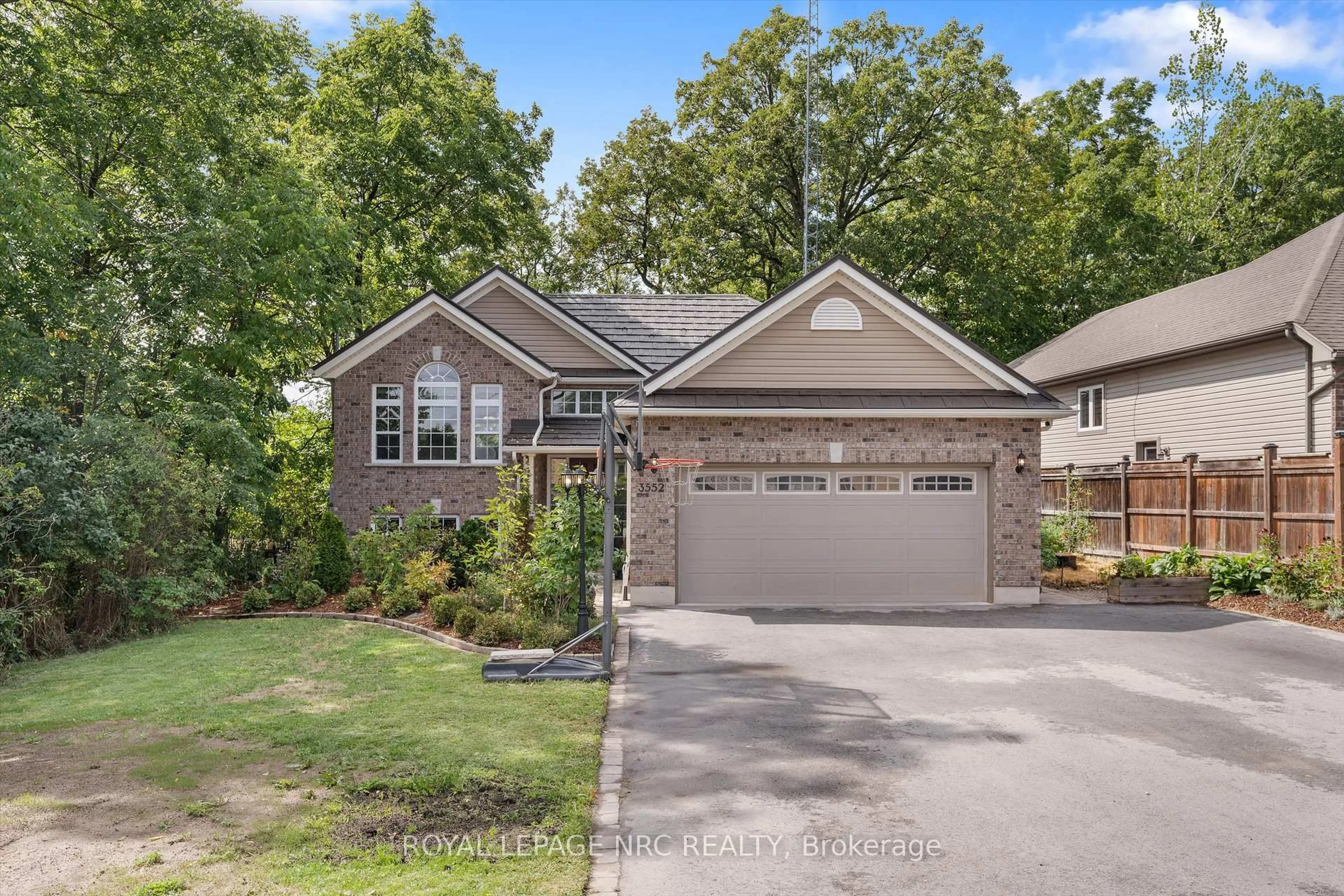 Home with brick exterior material, unknown for 3552 Campden Rd, Lincoln Ontario L0R 1G0