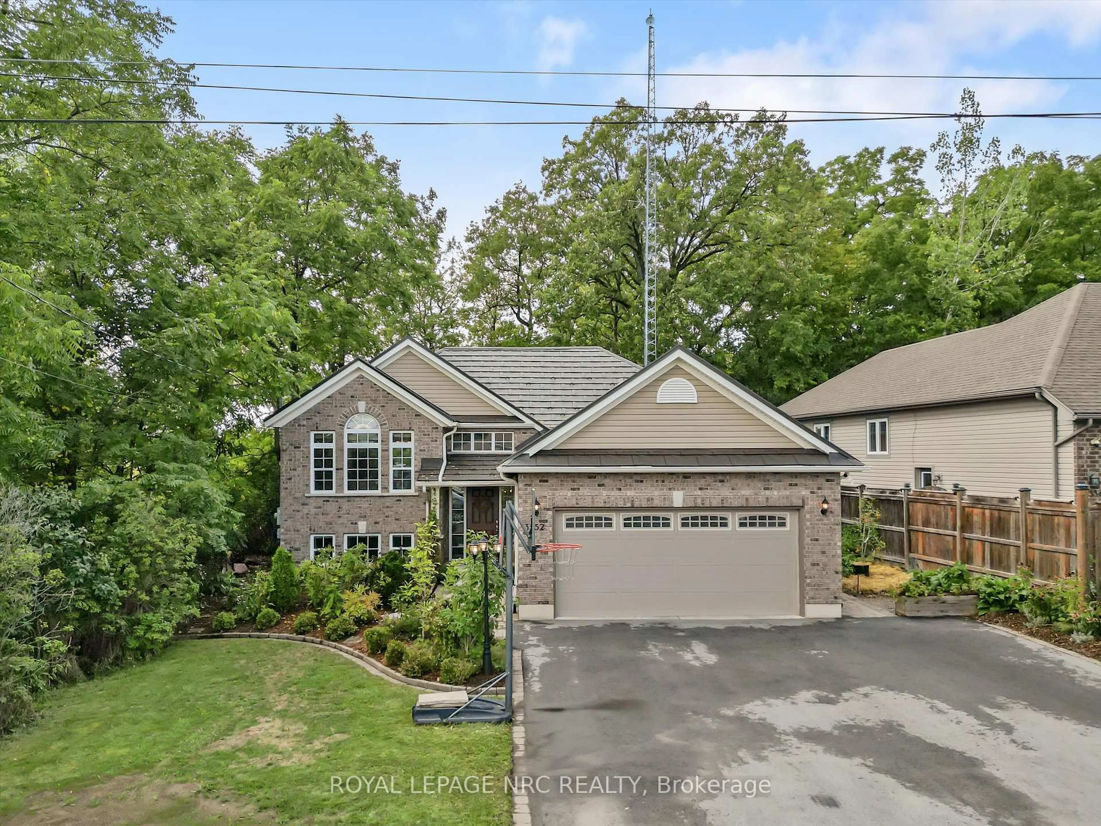 A pic from outside/outdoor area/front of a property/back of a property/a pic from drone, street for 3552 Campden Rd, Lincoln Ontario L0R 1G0