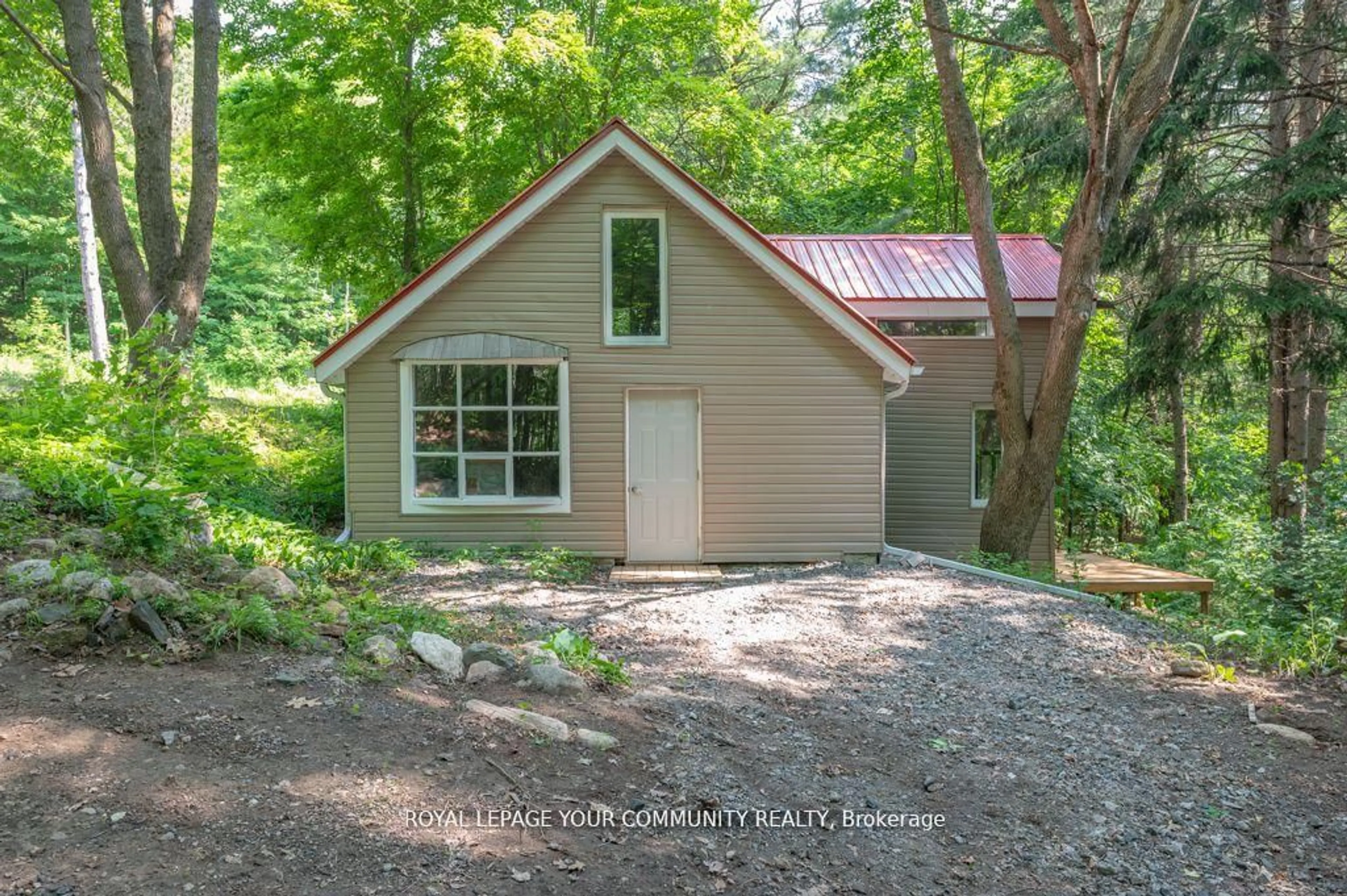 Home with vinyl exterior material, unknown for 9297 Highway 118, Minden Hills Ontario K0M 1J2