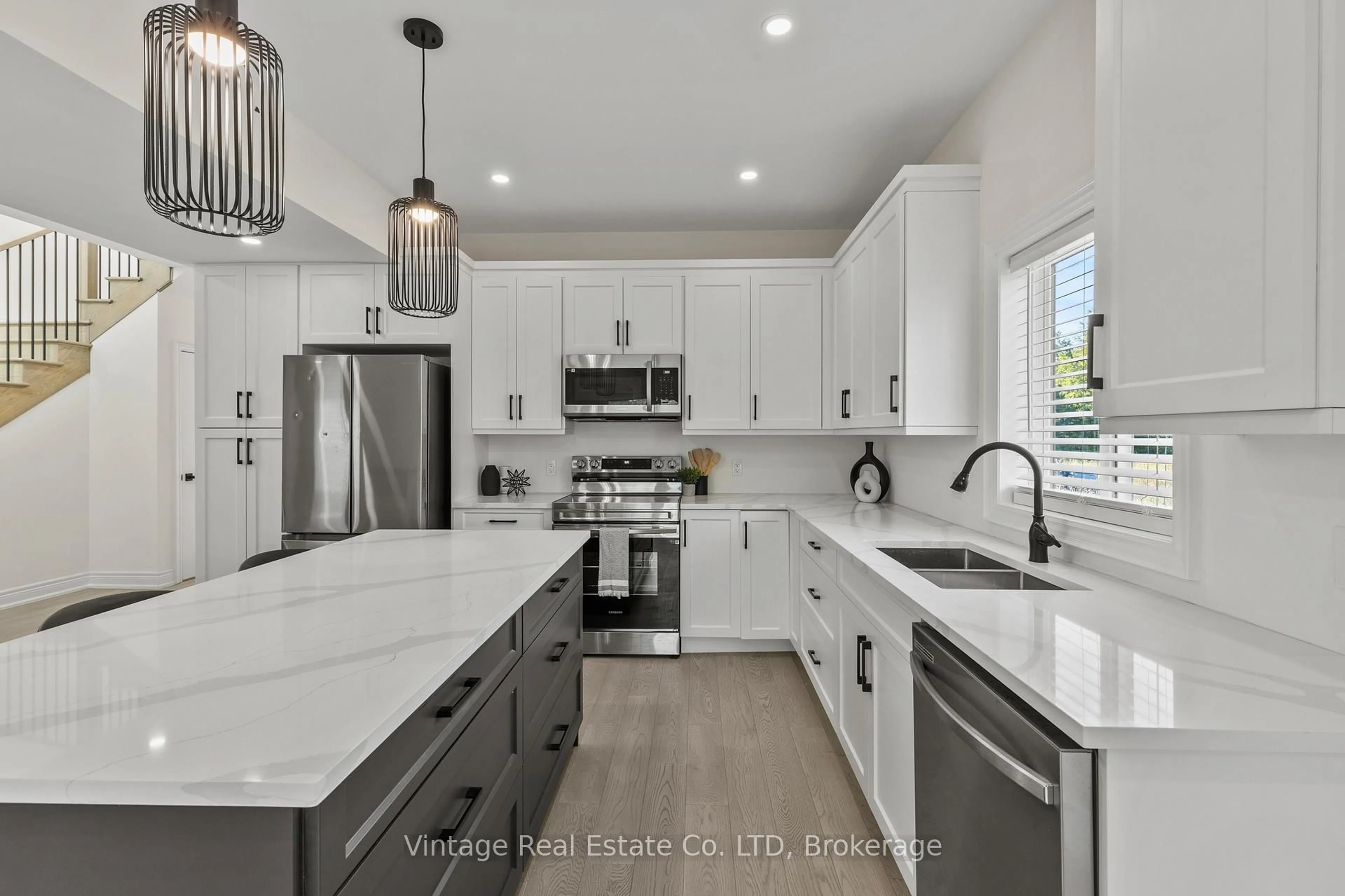 Open concept kitchen, ceramic/tile floor for 181 Hodgkins Ave, Thorold Ontario L2V 0M6