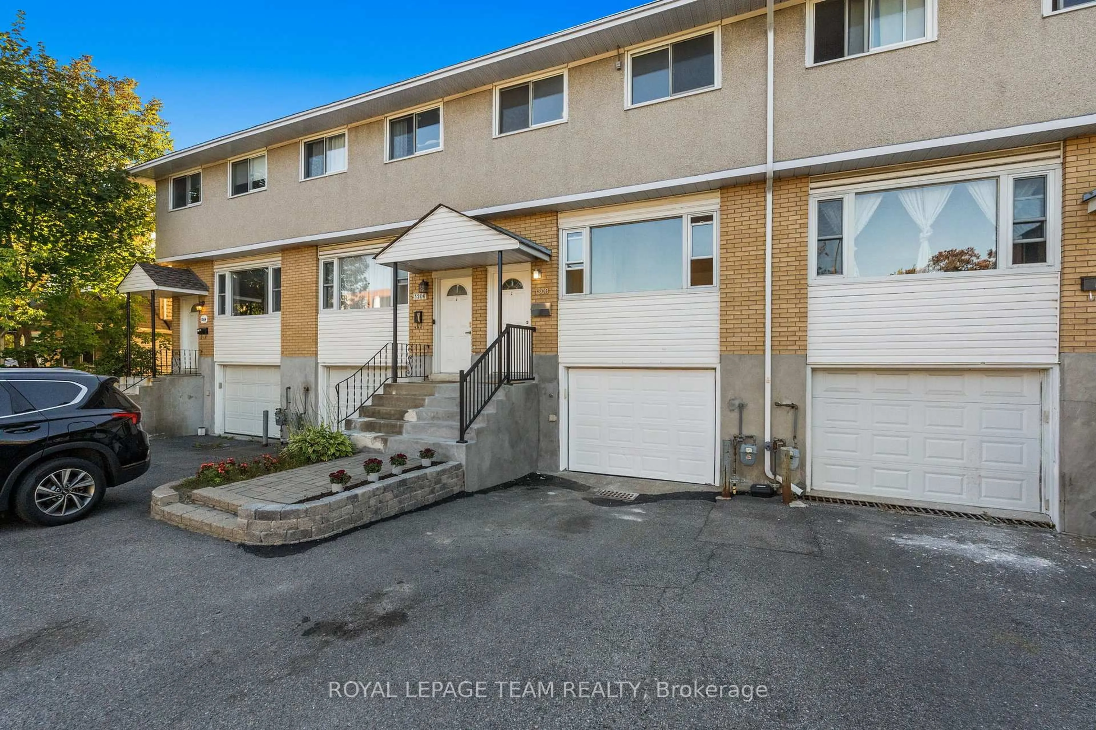 Unknown for 1308 Summerville Ave, Ottawa Ontario K1Z 8G8