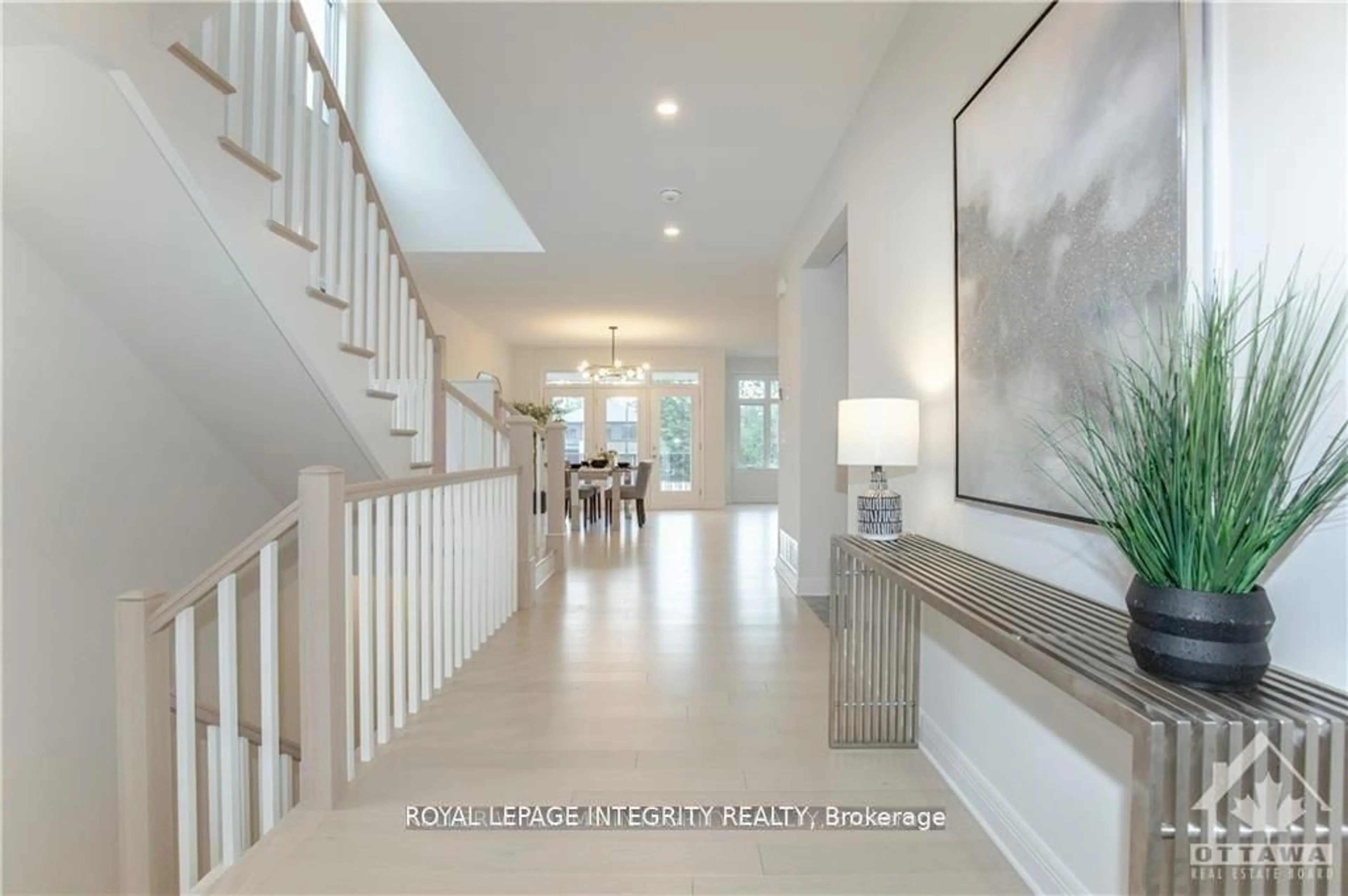 Indoor entryway for 1098 Blanding St, Kanata Ontario K2T 0S2