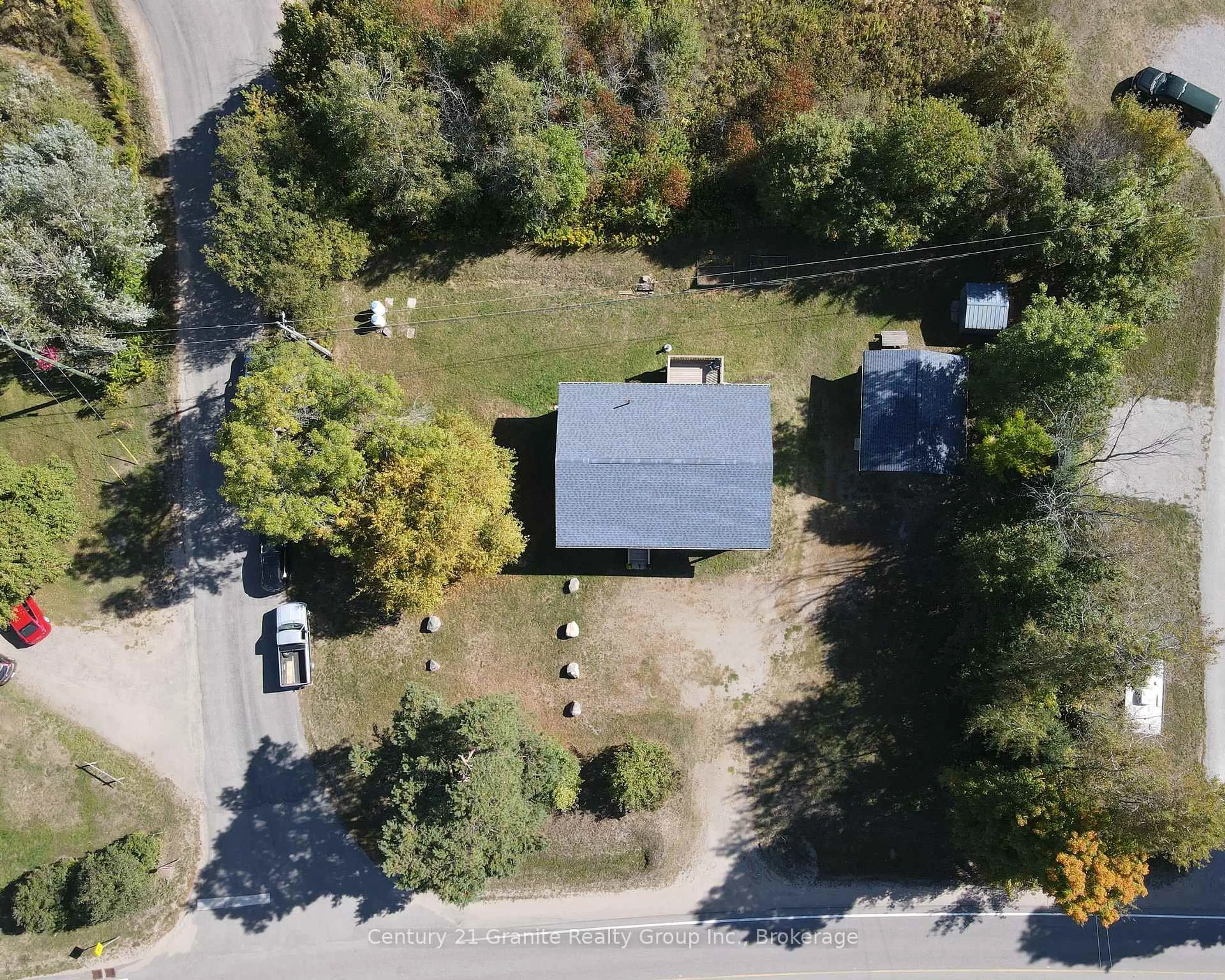 A pic from outside/outdoor area/front of a property/back of a property/a pic from drone, street for 1160 Kennisis Lake Rd, Dysart et al Ontario K0M 1S0