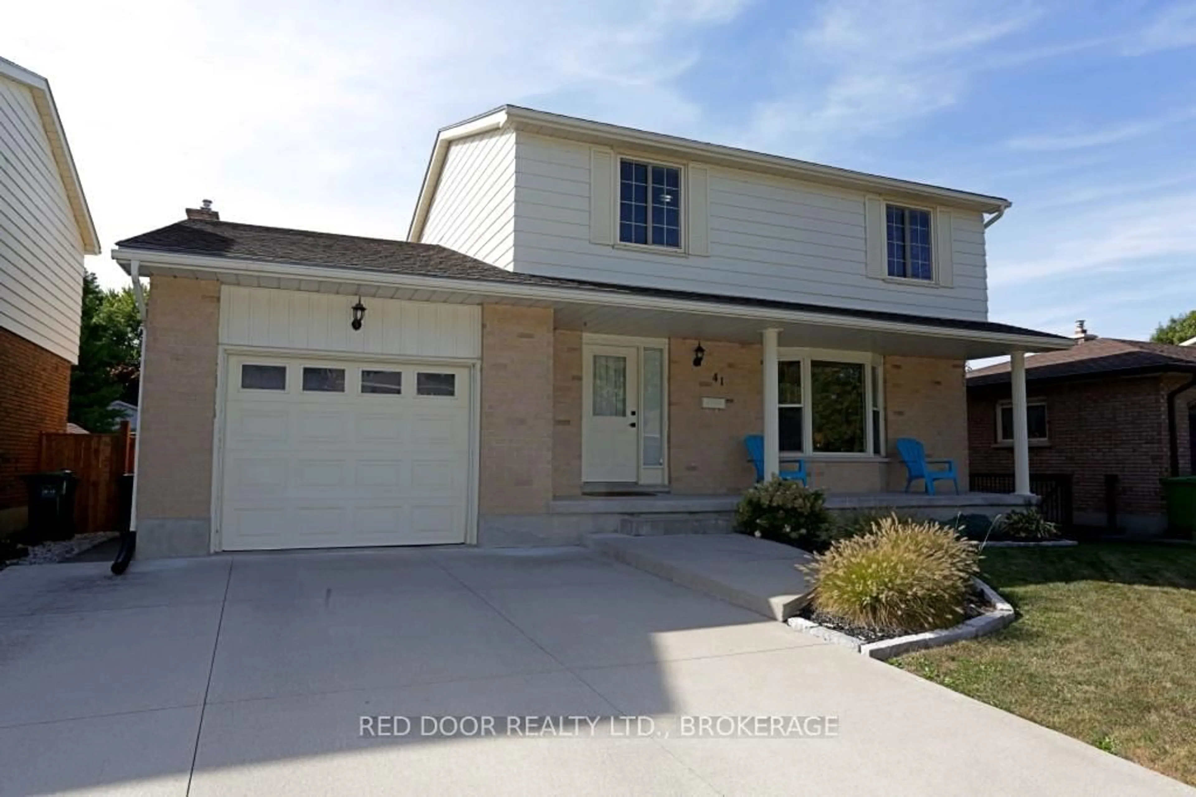 Home with vinyl exterior material, street for 41 Luton Cres, St. Thomas Ontario N5R 5J9