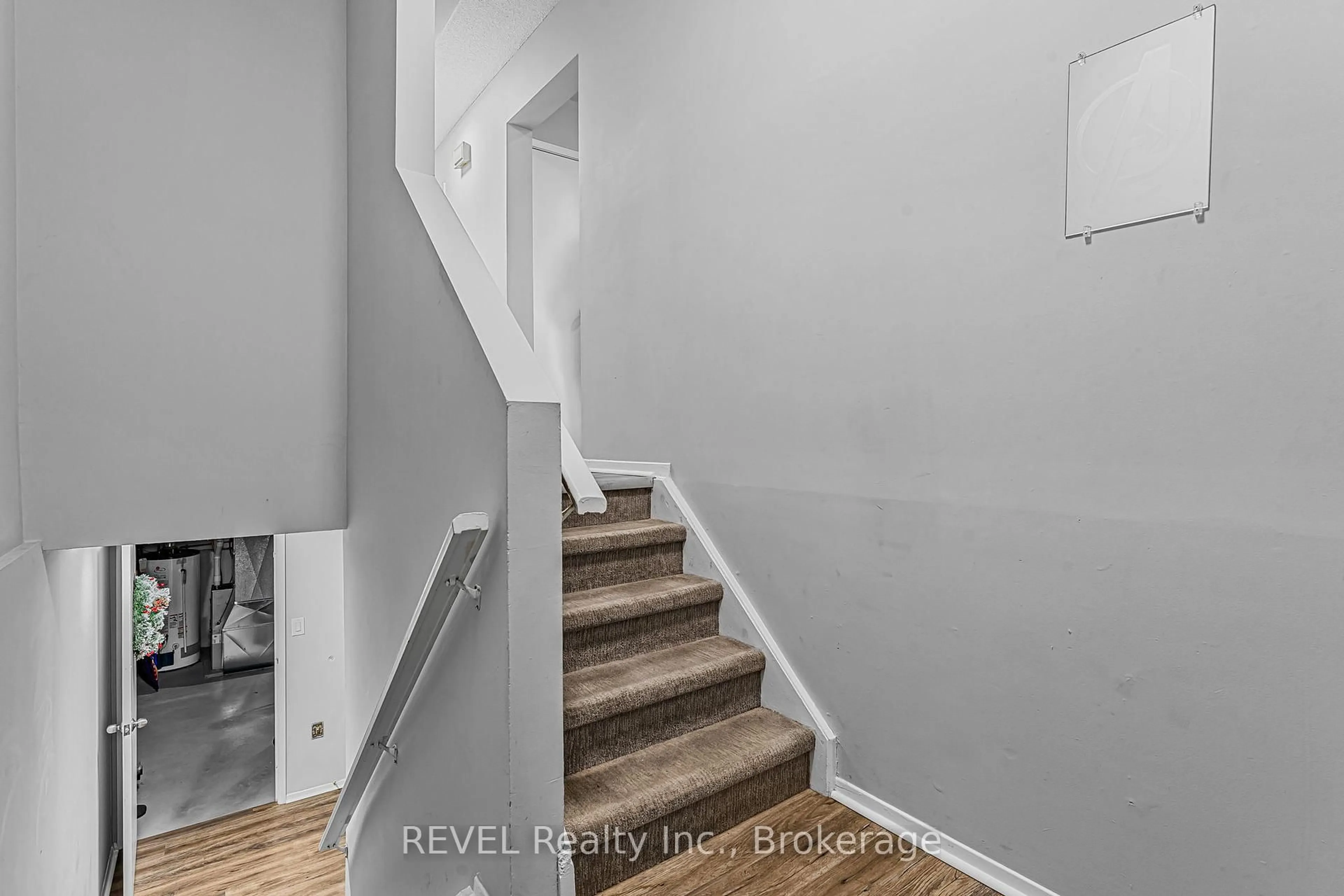 Stairs for 195 Denistoun St #254, Welland Ontario L3C 6J6