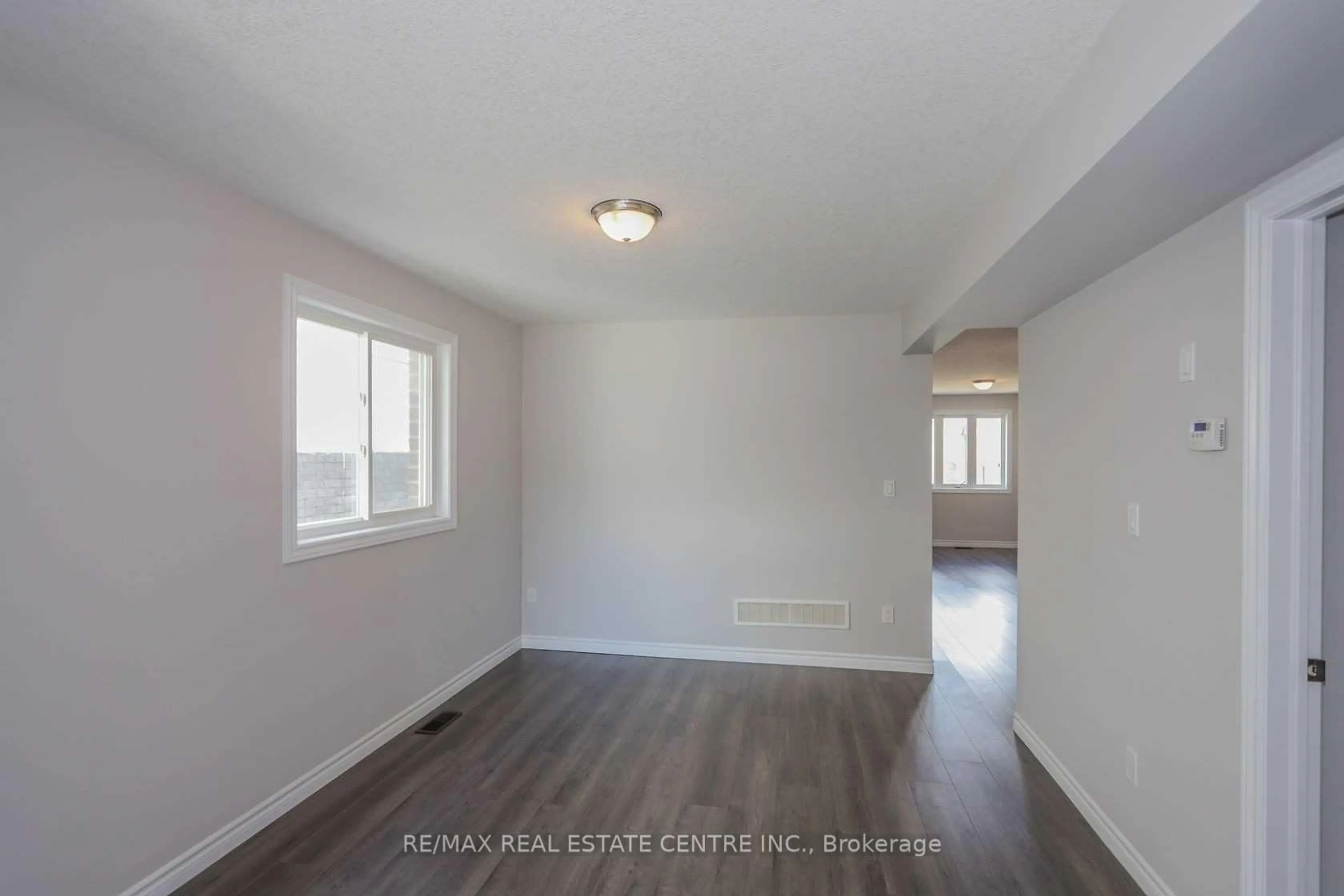 A pic of a room for 1890 Foxridge Cres, London North Ontario N6G 0L7