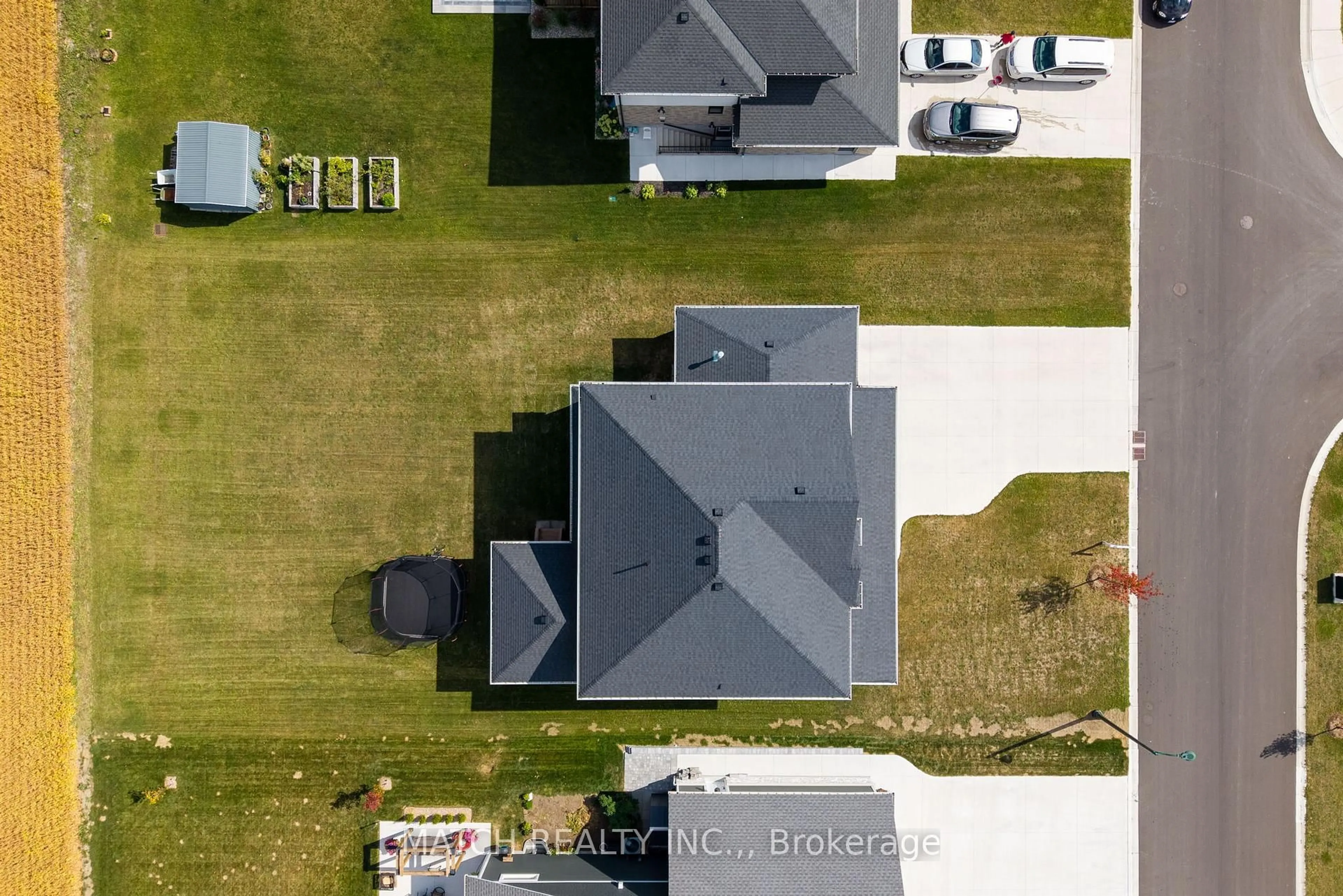 A pic from outside/outdoor area/front of a property/back of a property/a pic from drone, street for 120 Lila St, Dutton/Dunwich Ontario N0L 1J0
