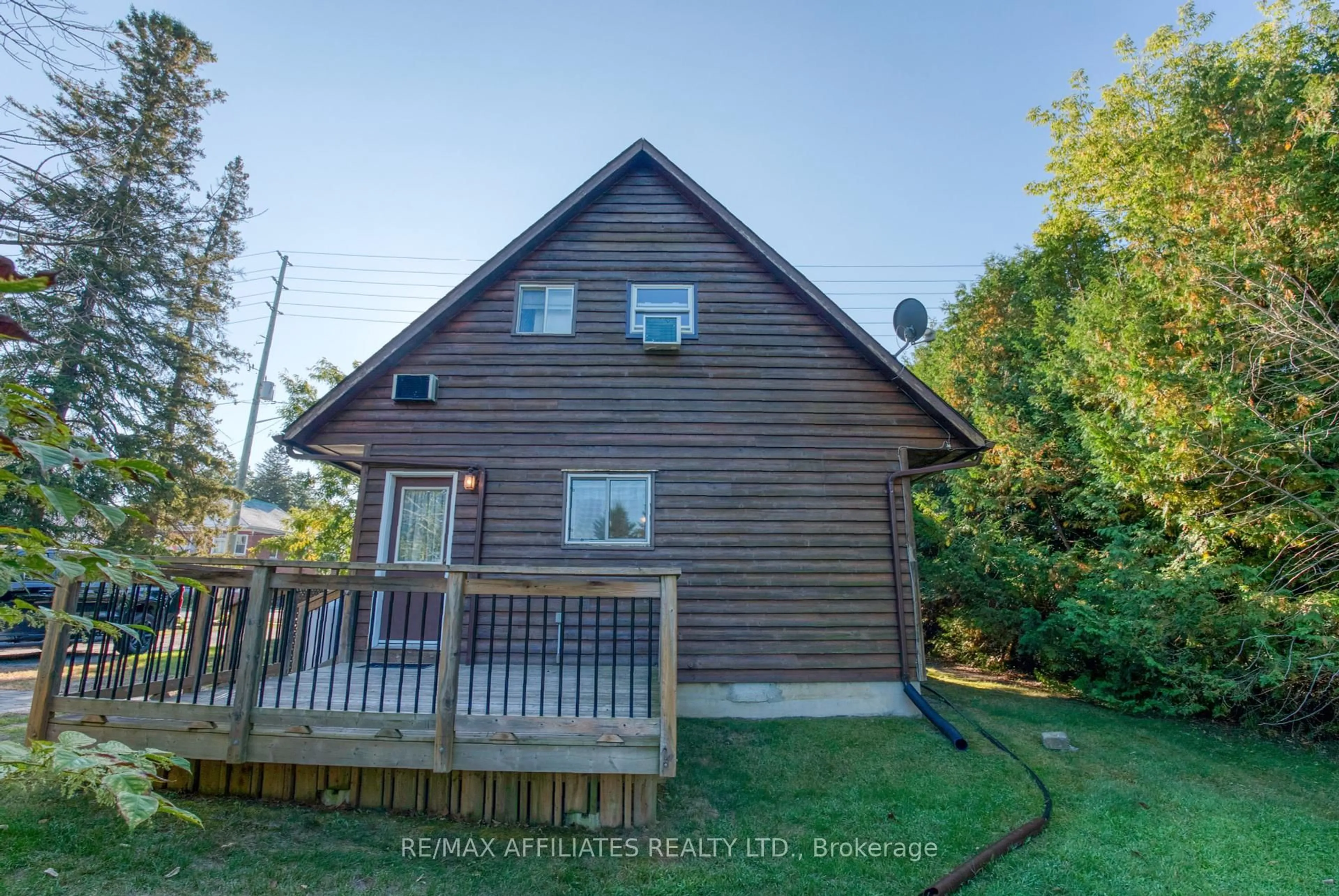 A pic from outside/outdoor area/front of a property/back of a property/a pic from drone, unknown for 11 Drummond St, Rideau Lakes Ontario K0G 1P0