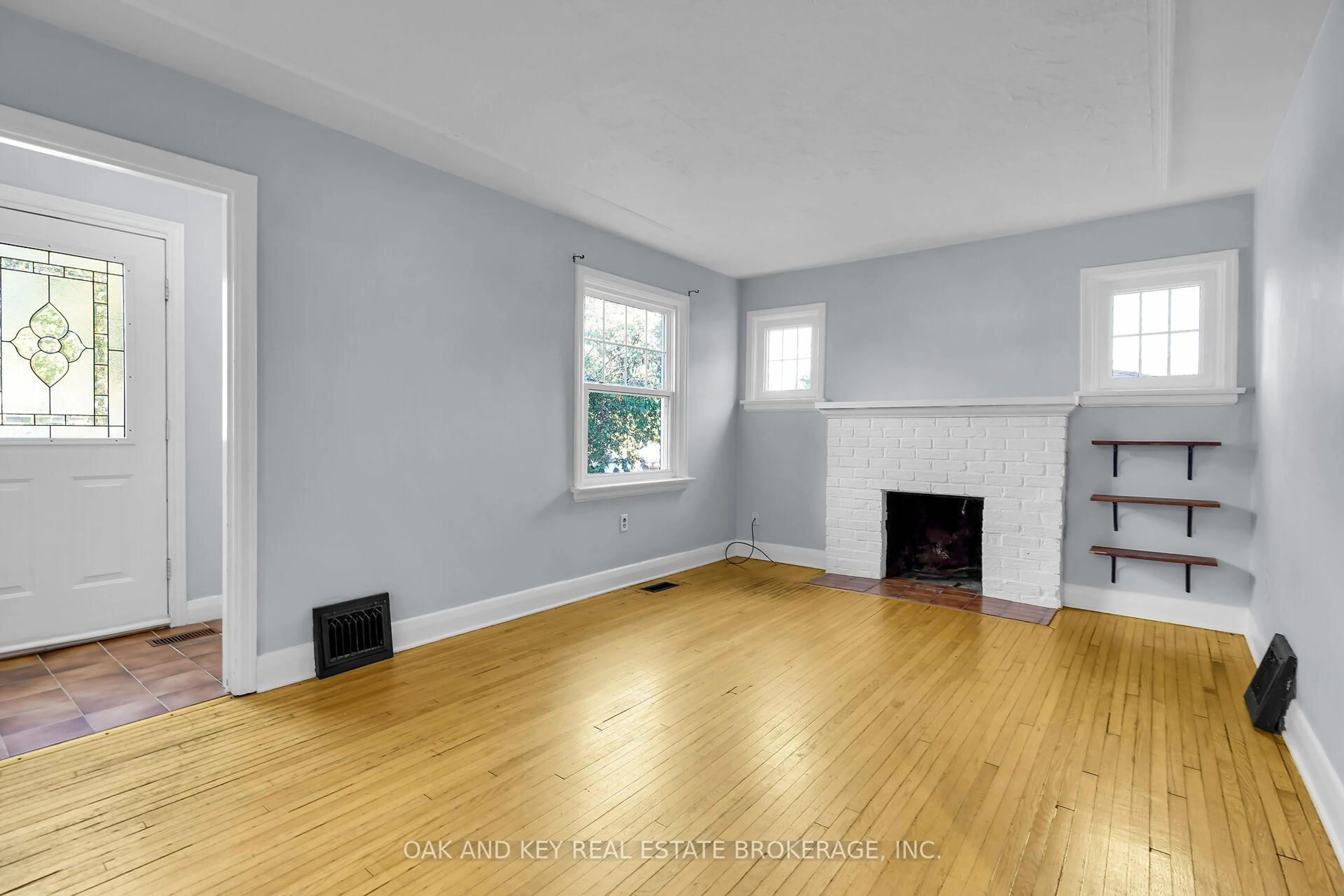 A pic of a room for 114 Lyman St, London East Ontario N5Y 1M8