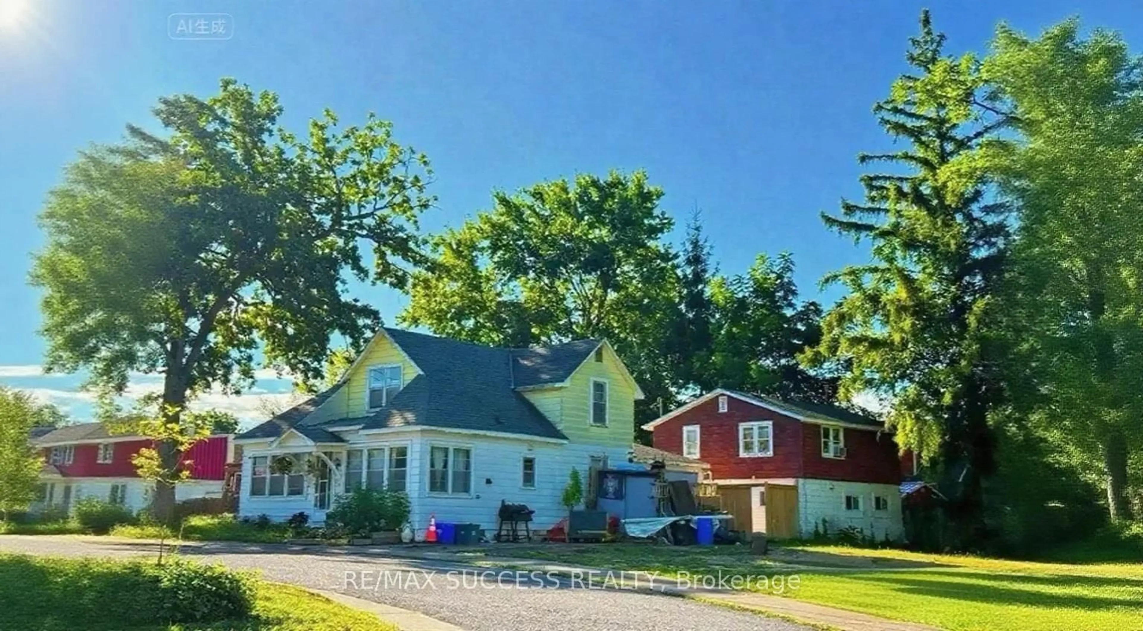 A pic from outside/outdoor area/front of a property/back of a property/a pic from drone, street for 192 Lincoln Rd, Fort Erie Ontario L0S 1B0