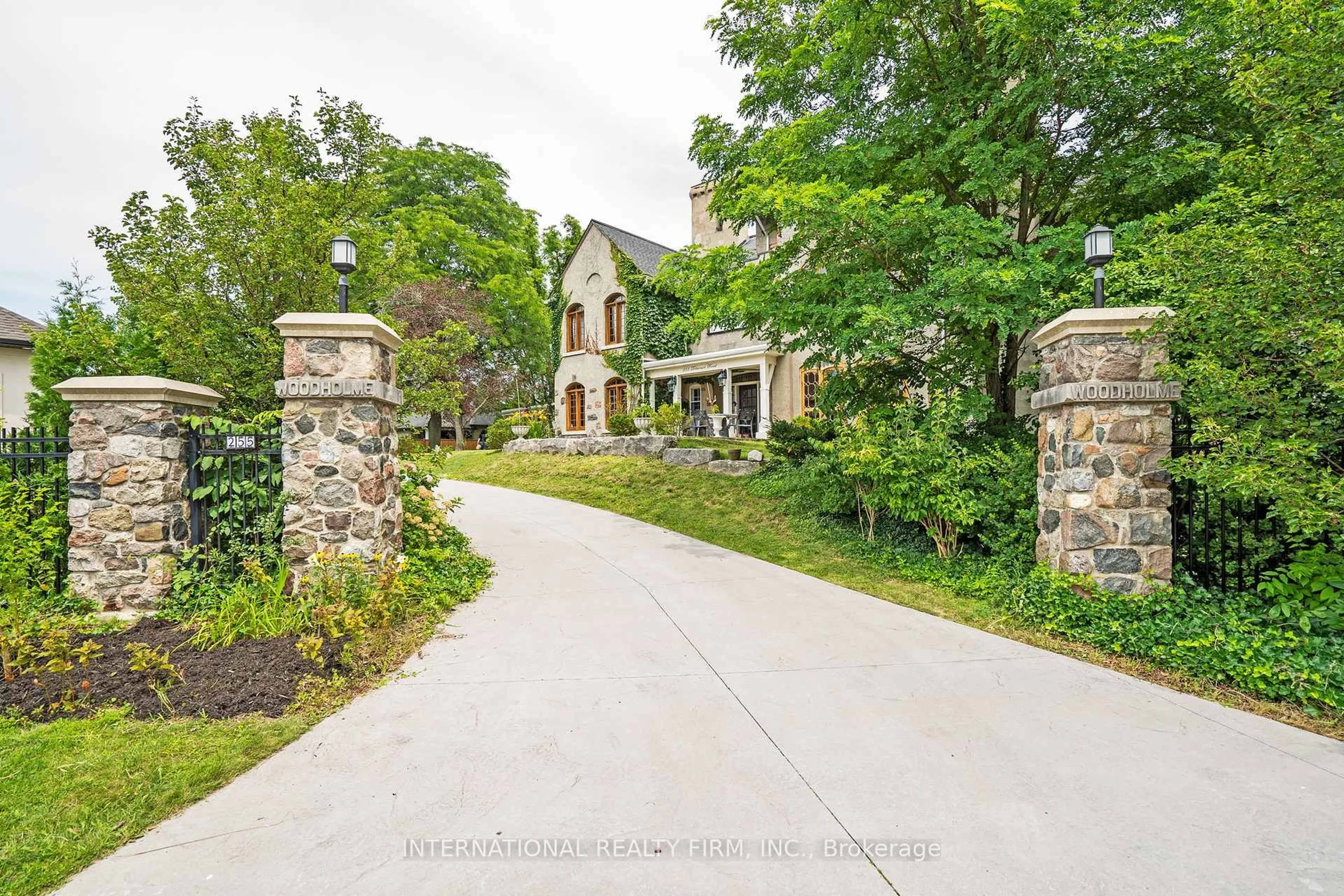 Unknown for 255 Delacourt Rd, London North Ontario N6G 0H3