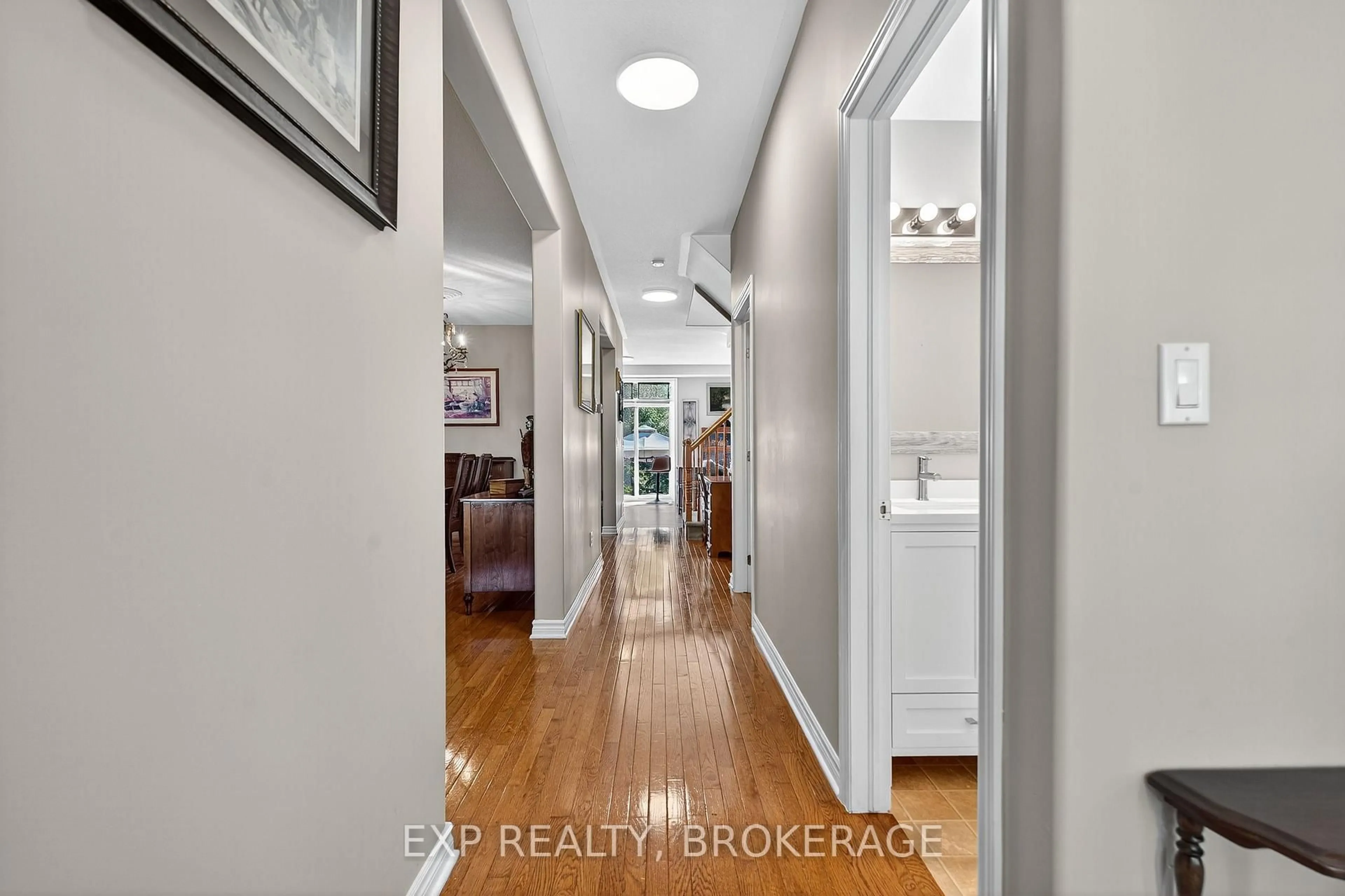 Indoor entryway for 230 HONEYWOOD Ave, Kingston Ontario K7K 7L4
