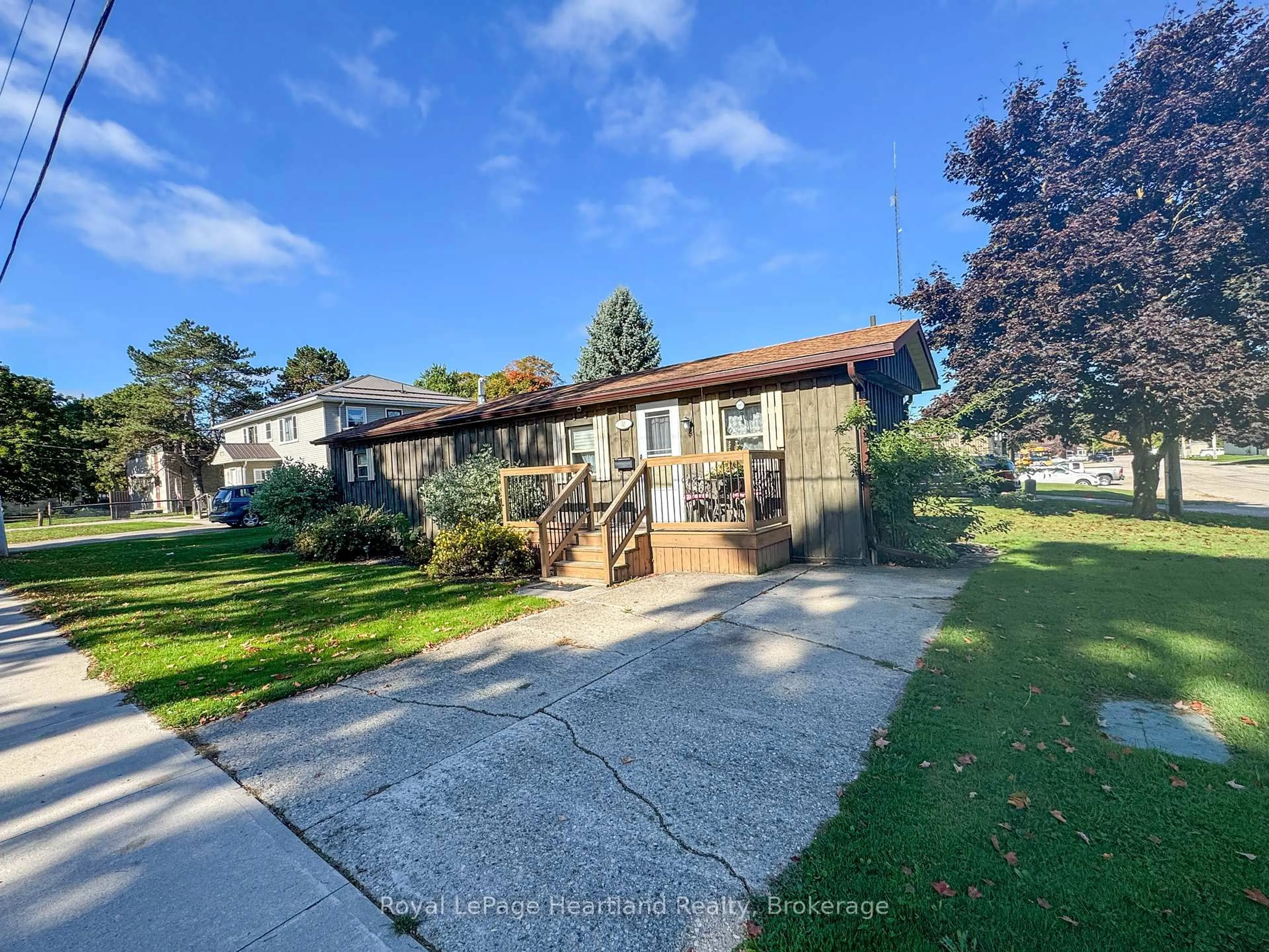 A pic from outside/outdoor area/front of a property/back of a property/a pic from drone, street for 30 Young St, Minto Ontario N0G 1Z0