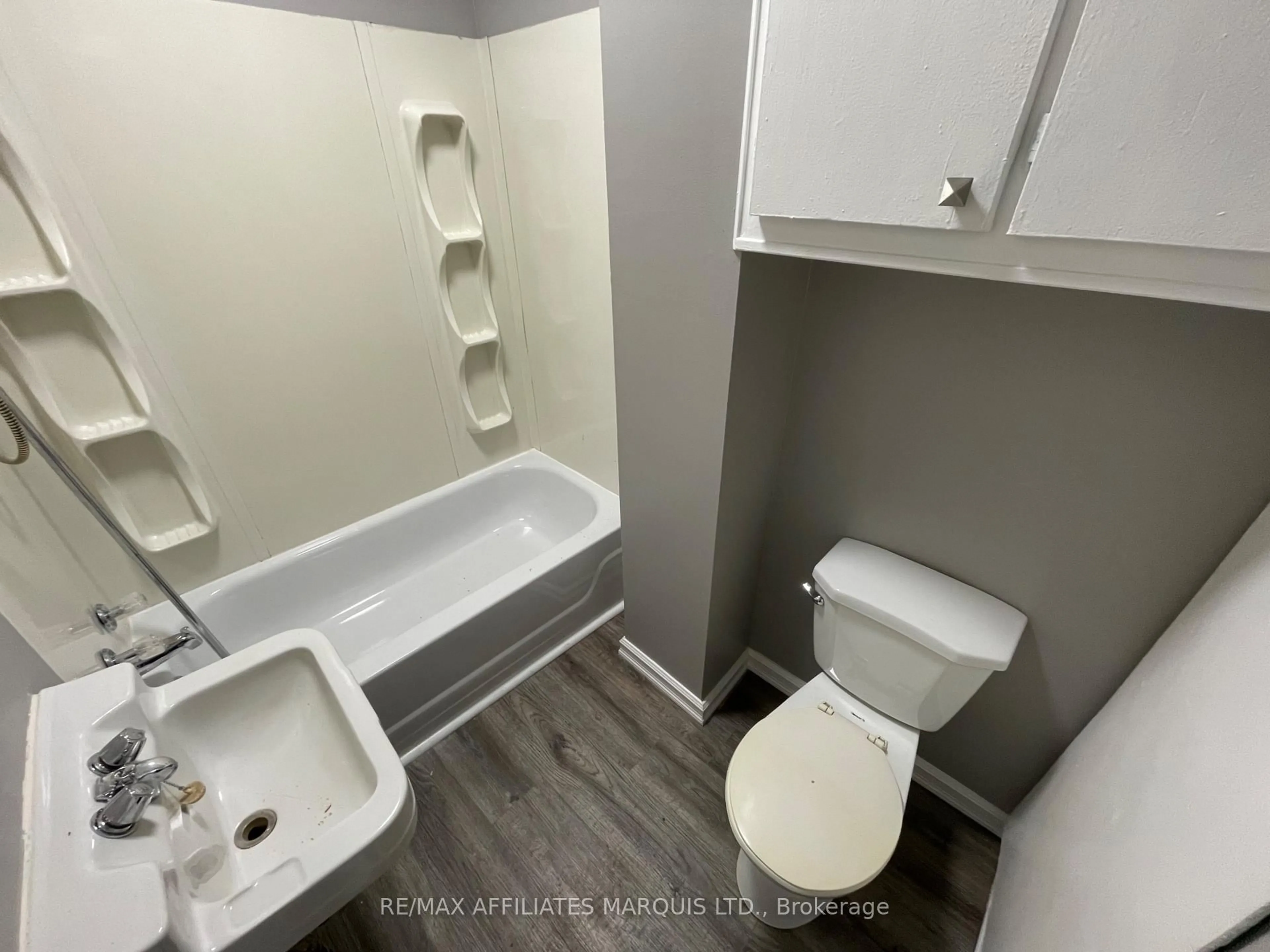 A pic of a room for 360 Kipling St, Hawkesbury Ontario K6A 2N4