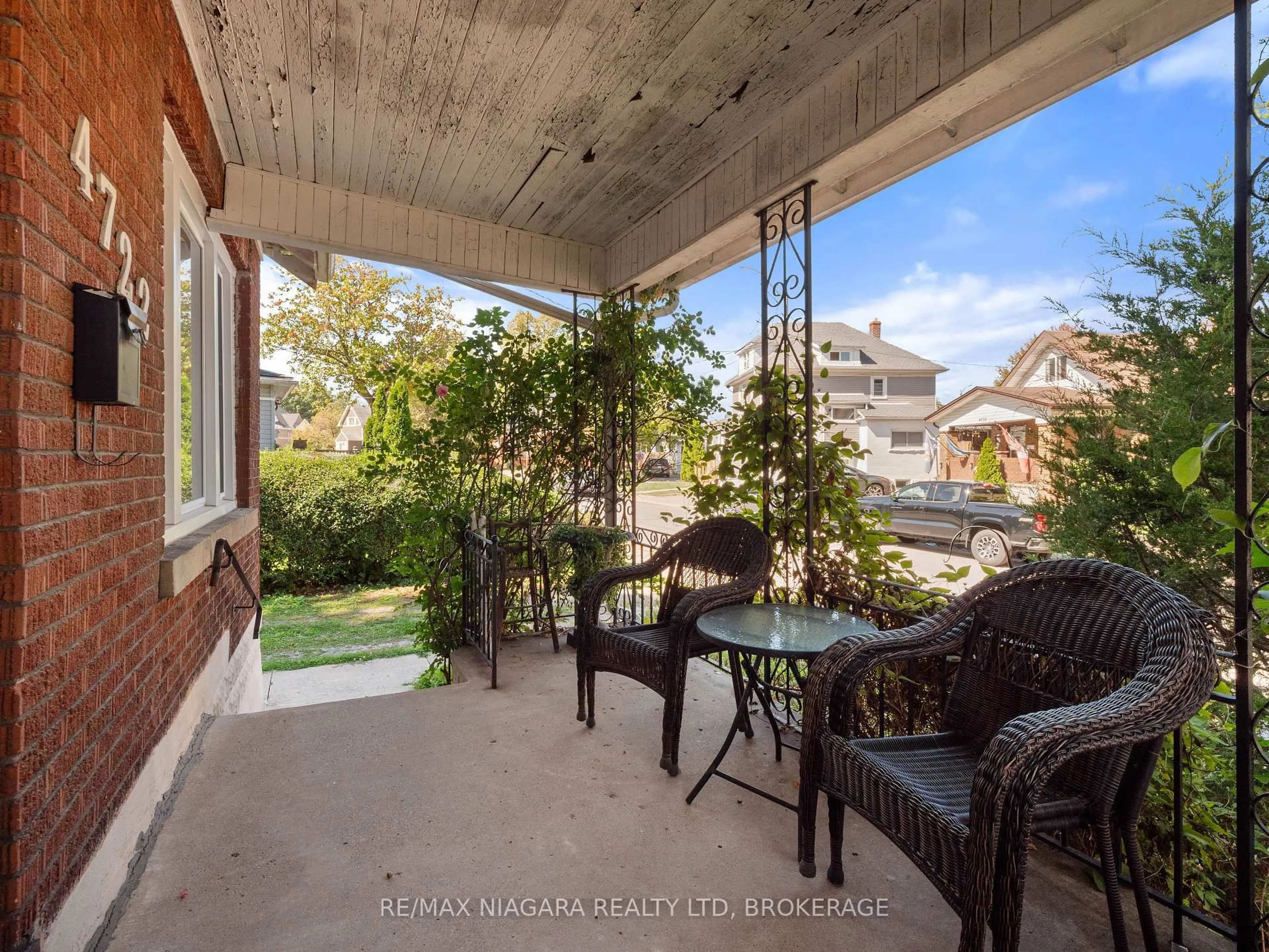 Patio, unknown for 4722 Ryerson Cres, Niagara Falls Ontario L2E 1E5