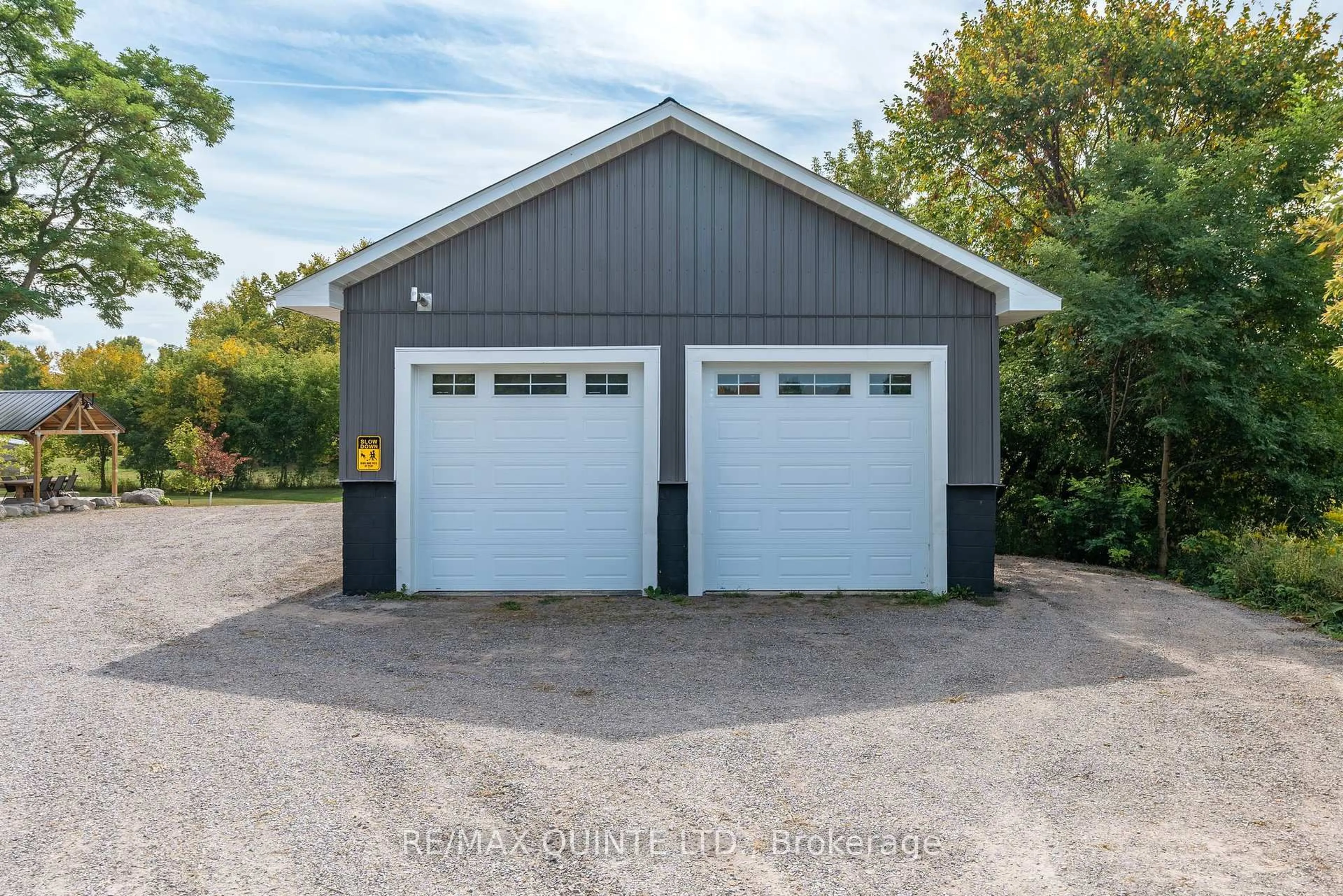 Indoor garage for 1938 Crookston Rd, Tweed Ontario K0K 3J0