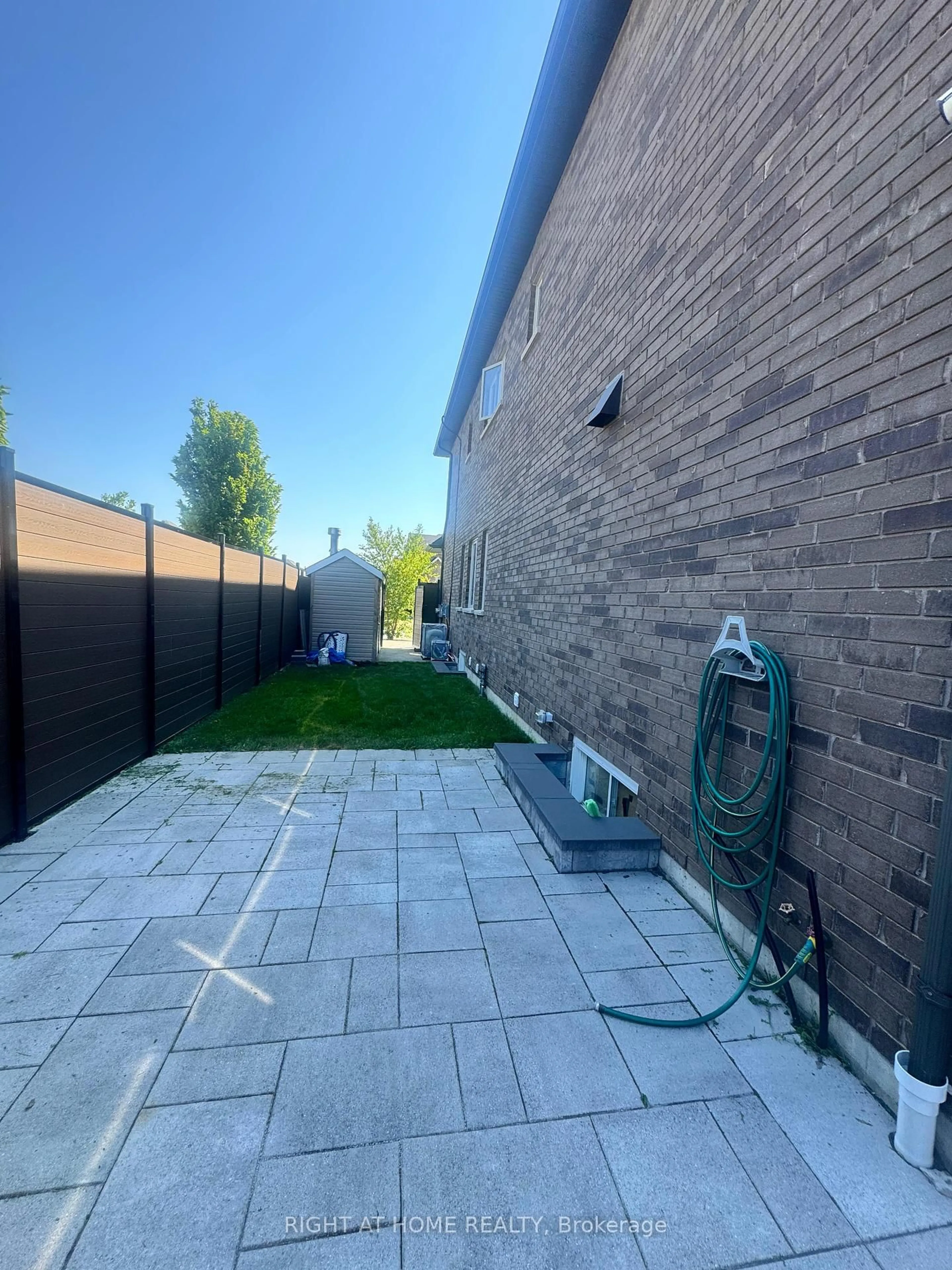 Patio, street for 95 Hidden Ridge Cres, Hamilton Ontario L0R 1P0