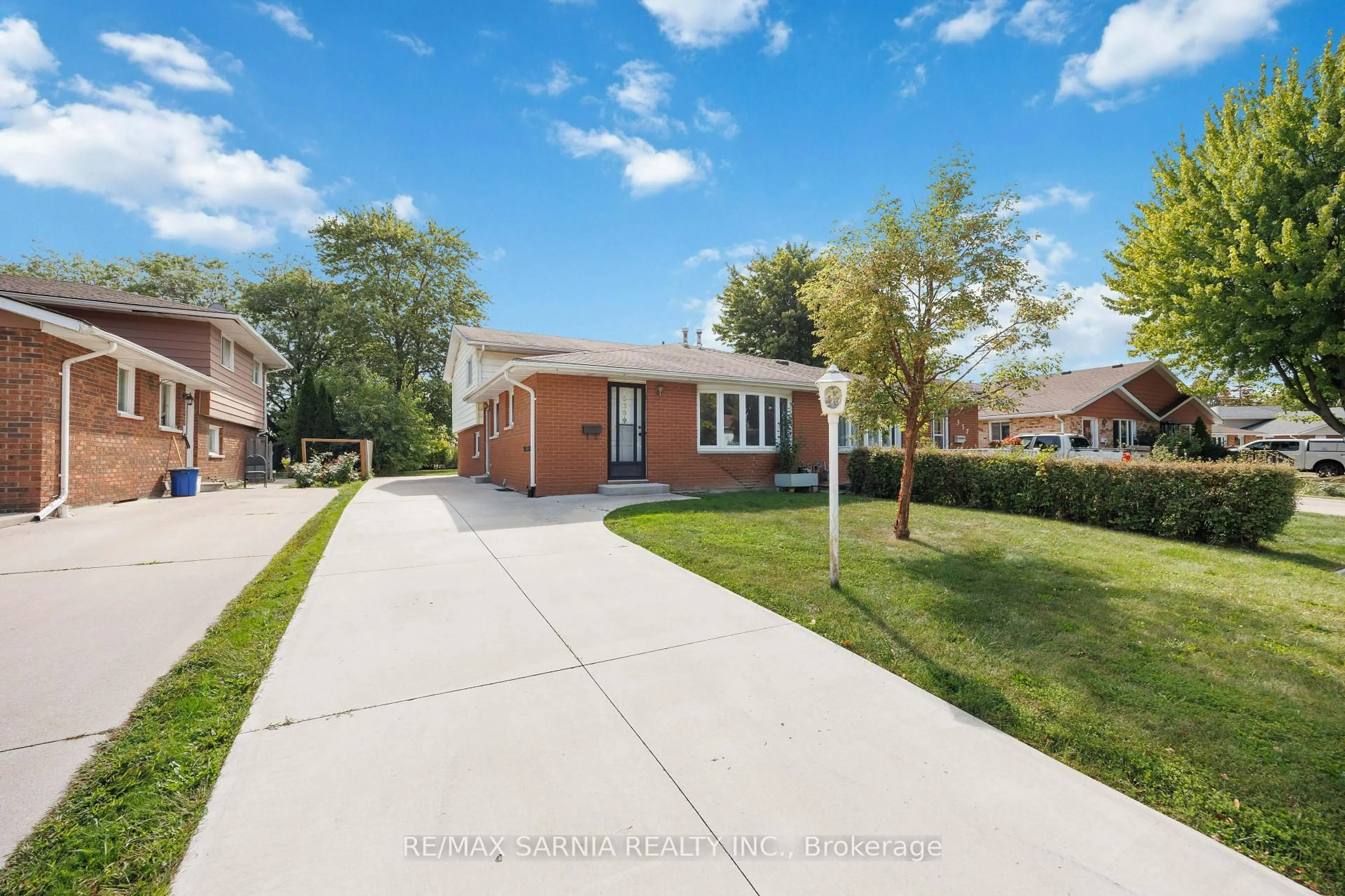 Home with brick exterior material, street for 539 Nassau Cres, Sarnia Ontario N7S 4H8