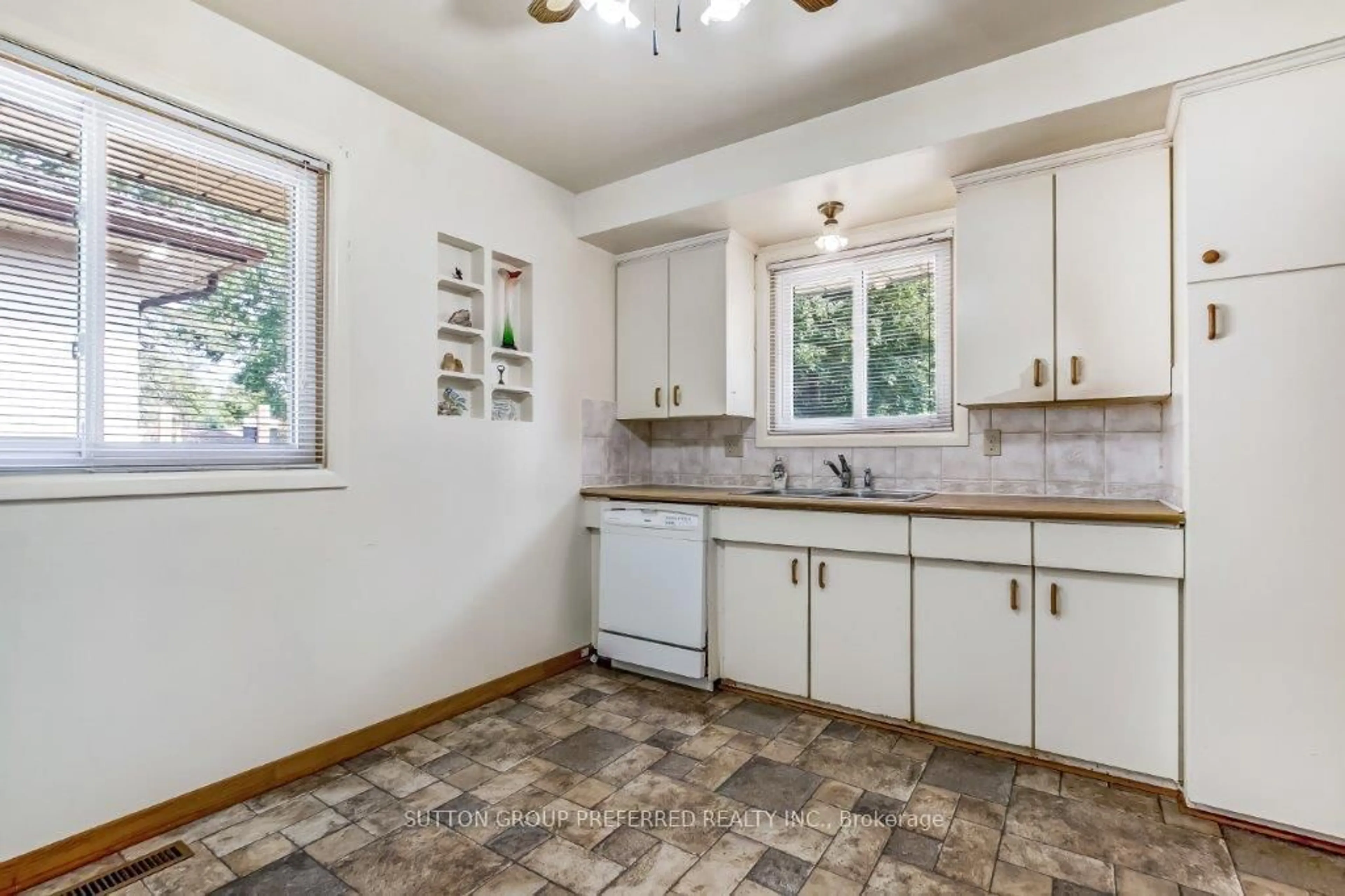 Unknown for 1085 Chippewa Dr, London East Ontario N5V 2T8