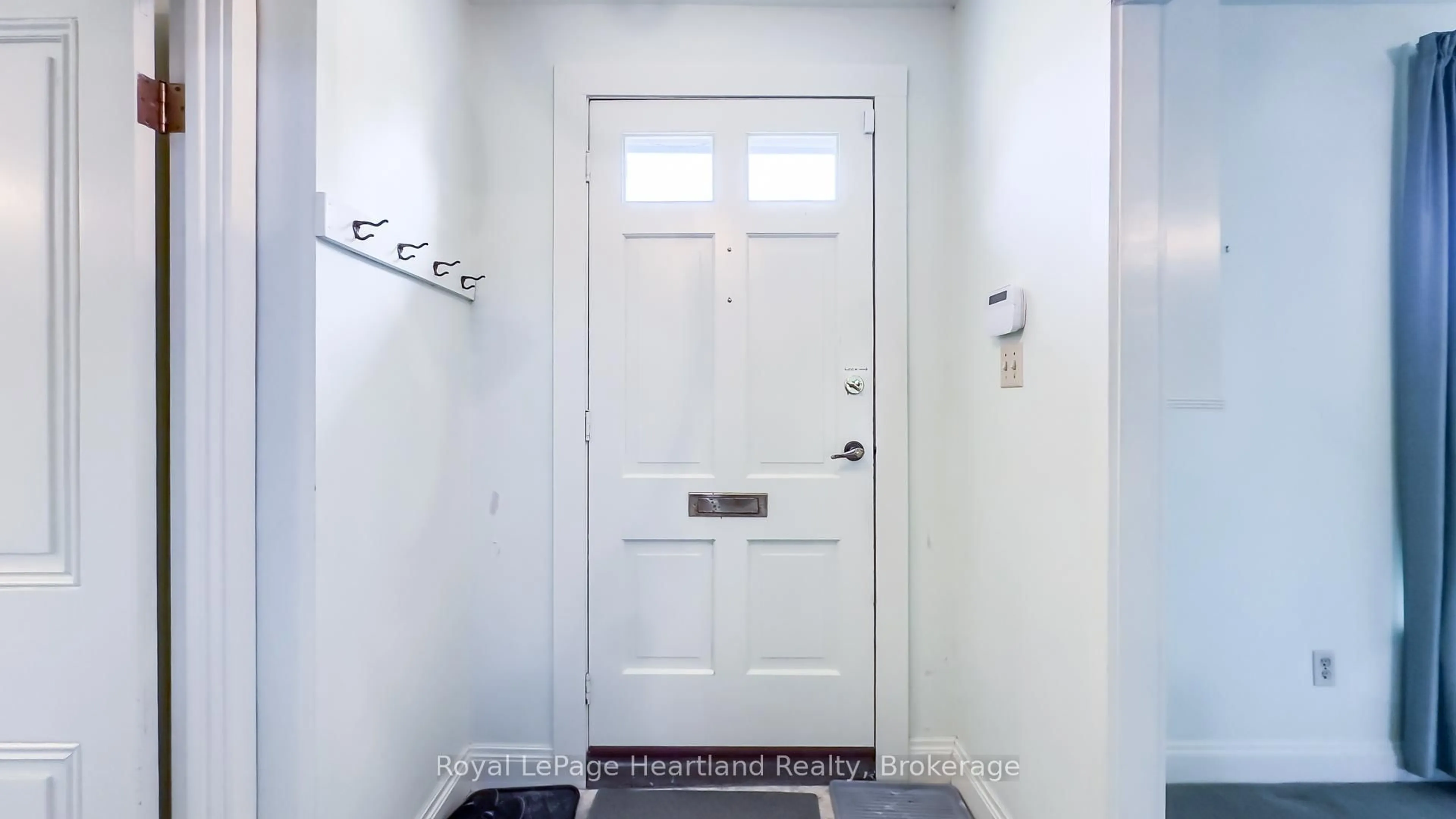 Indoor entryway for 25 Wellington St, Goderich Ontario N7A 2W6