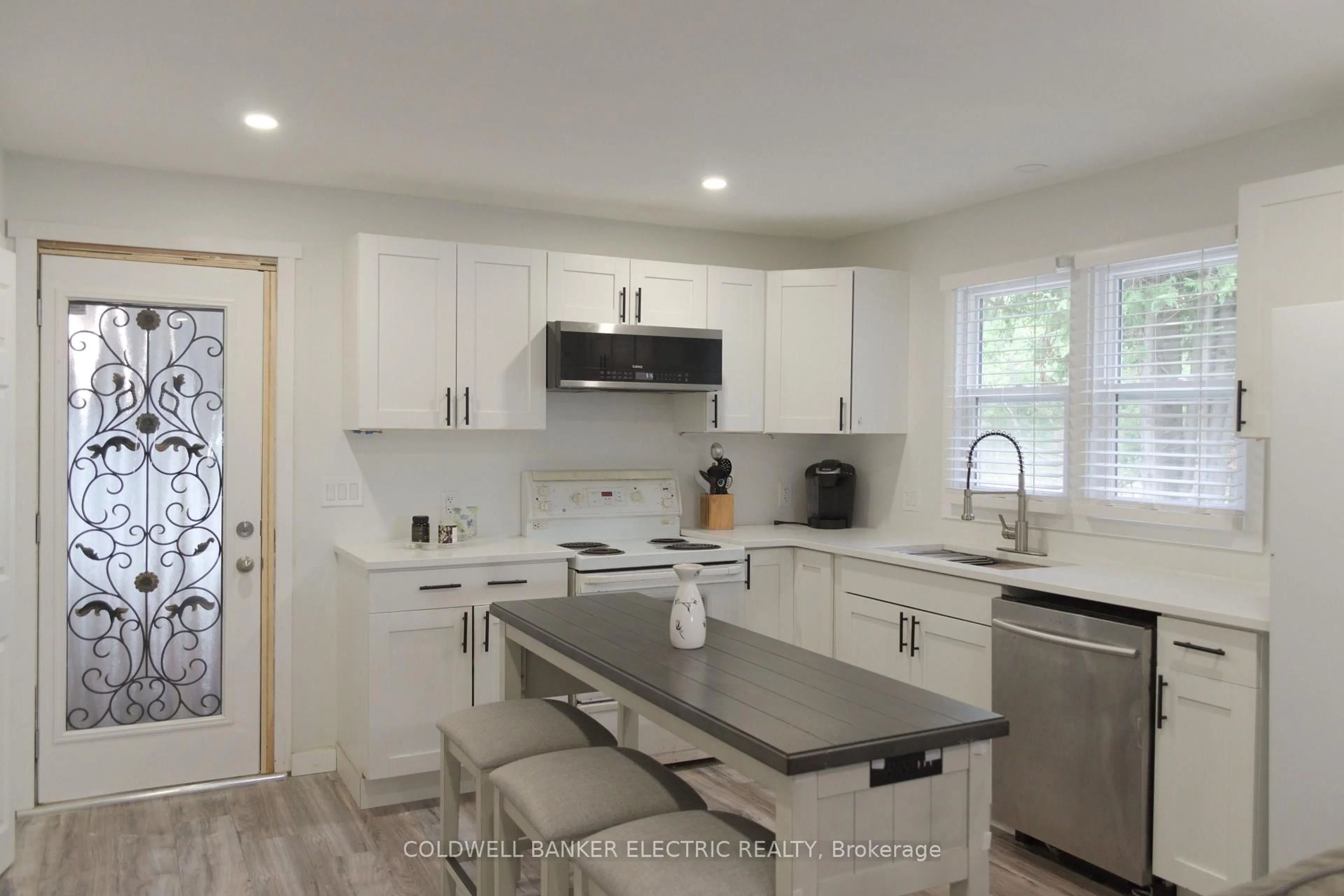 Open concept kitchen, unknown for 48 Hargrave Rd, Kawartha Lakes Ontario K0M 2B0