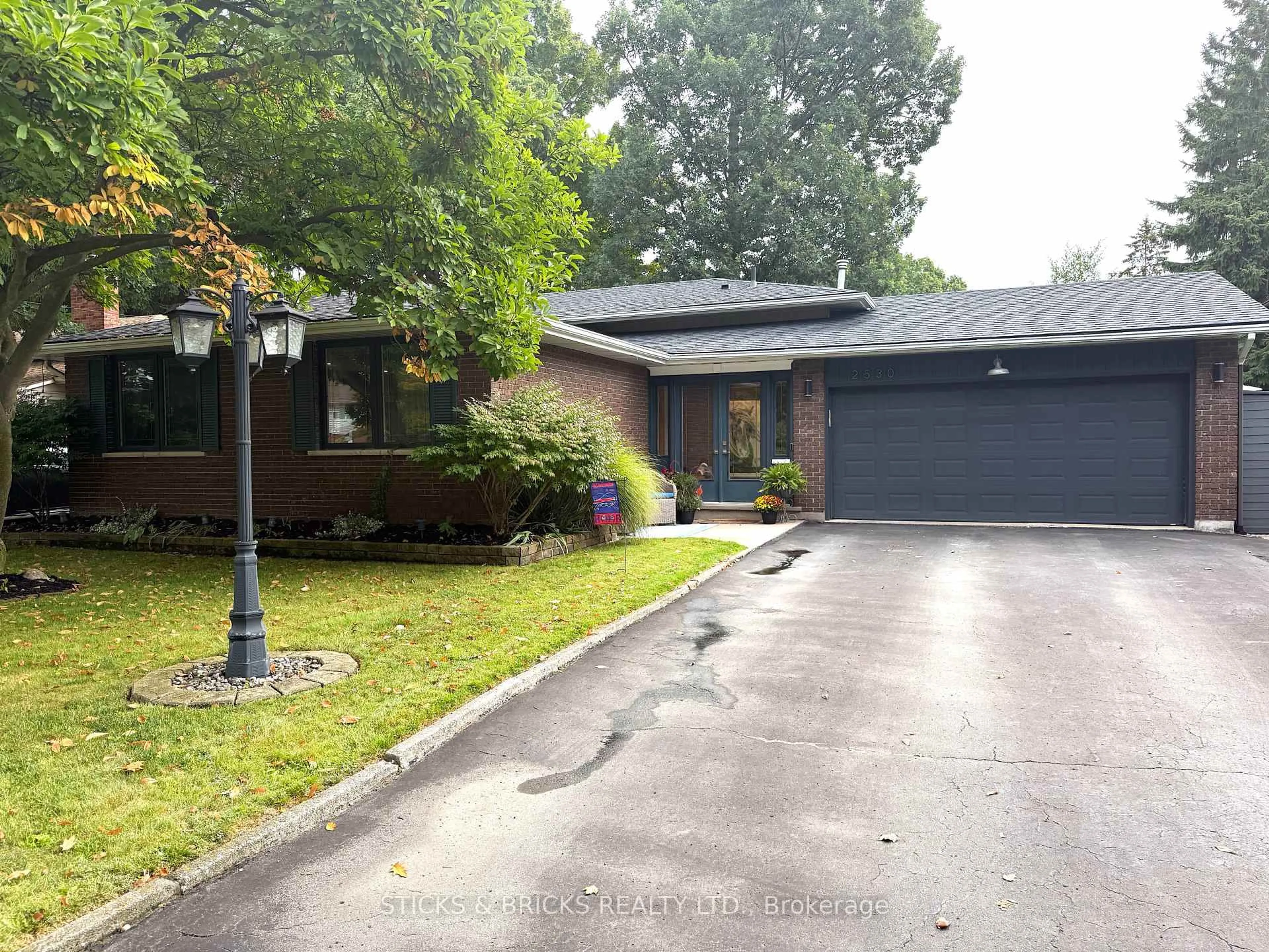 Unknown for 2530 Dorchester Rd, Niagara Falls Ontario L2J 2Y8
