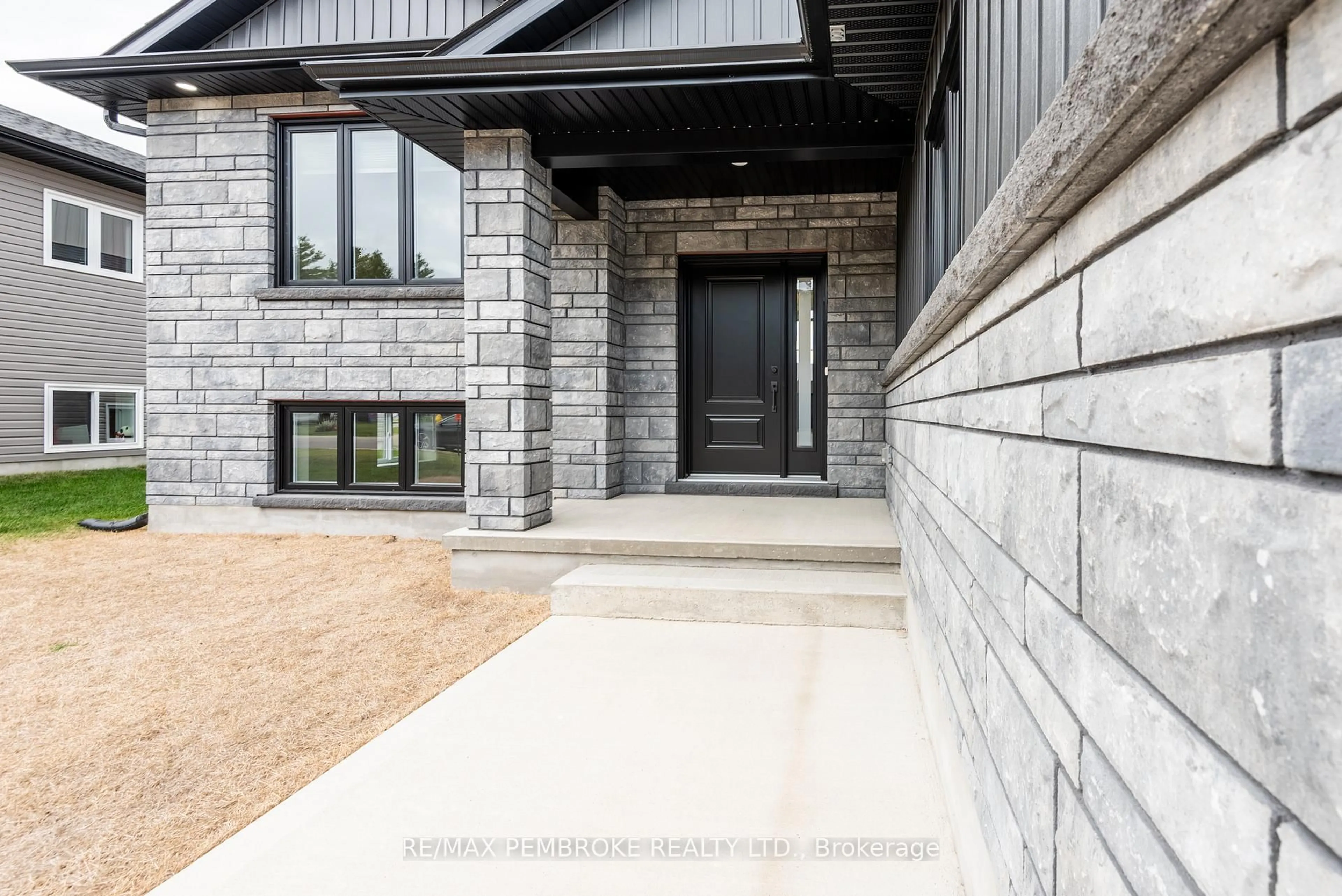 Unknown for 144 Chad St, Petawawa Ontario K8H 0G8