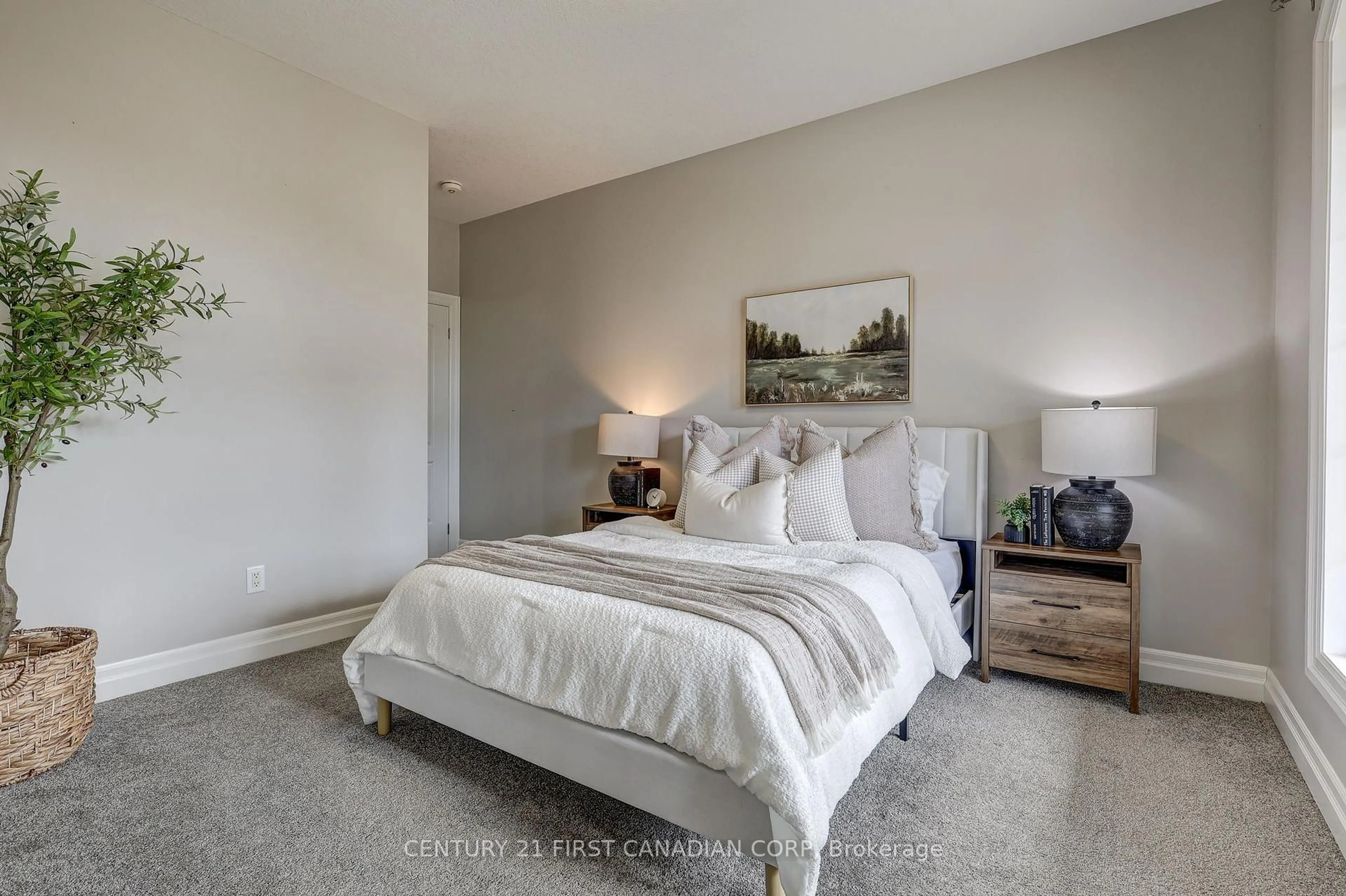 Bedroom with bed, unknown for 696 BENNETT Cres, Strathroy-Caradoc Ontario N0L 1W0