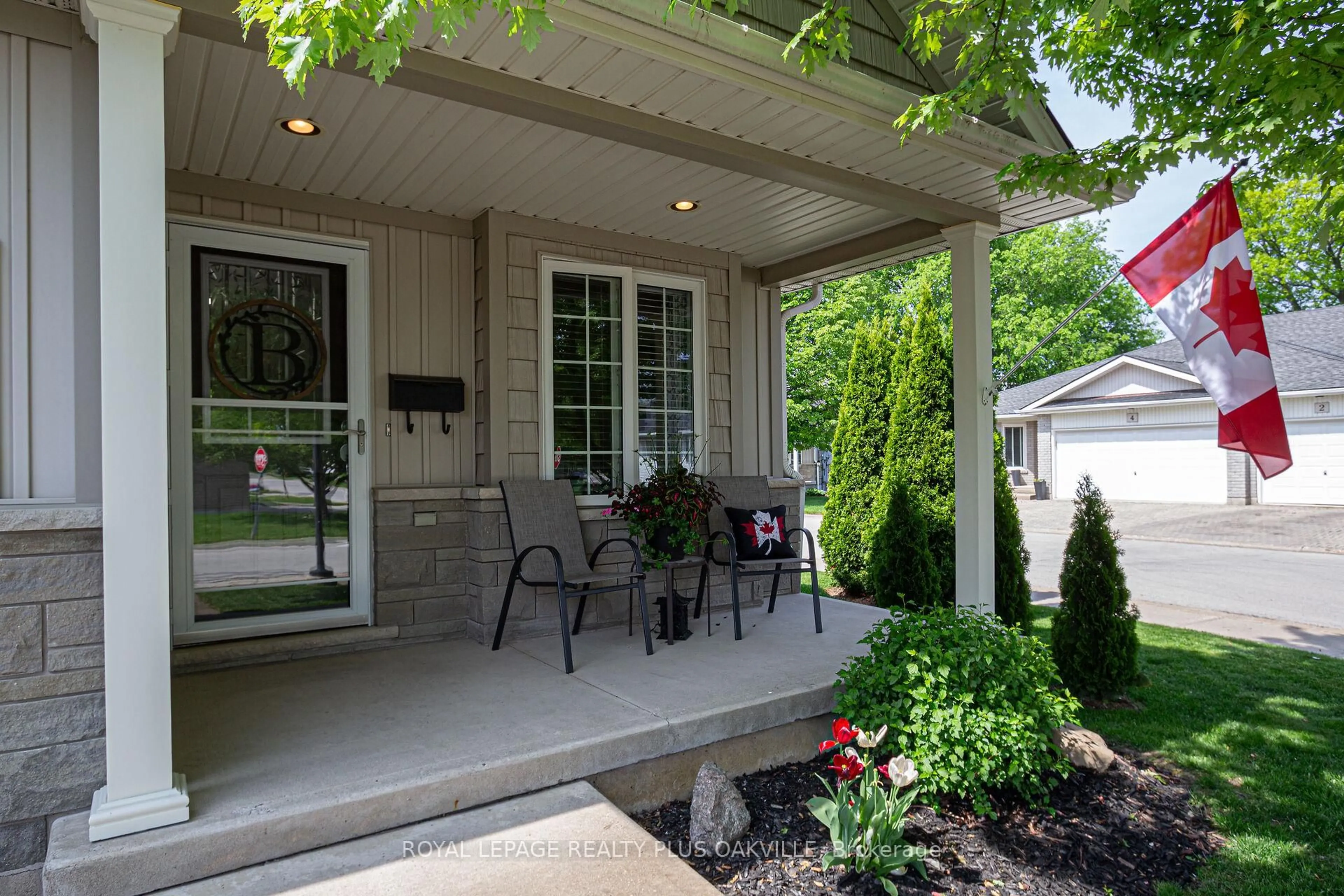 Patio, street for 20 Jenny Cres #21, West Lincoln Ontario L0R 2A0