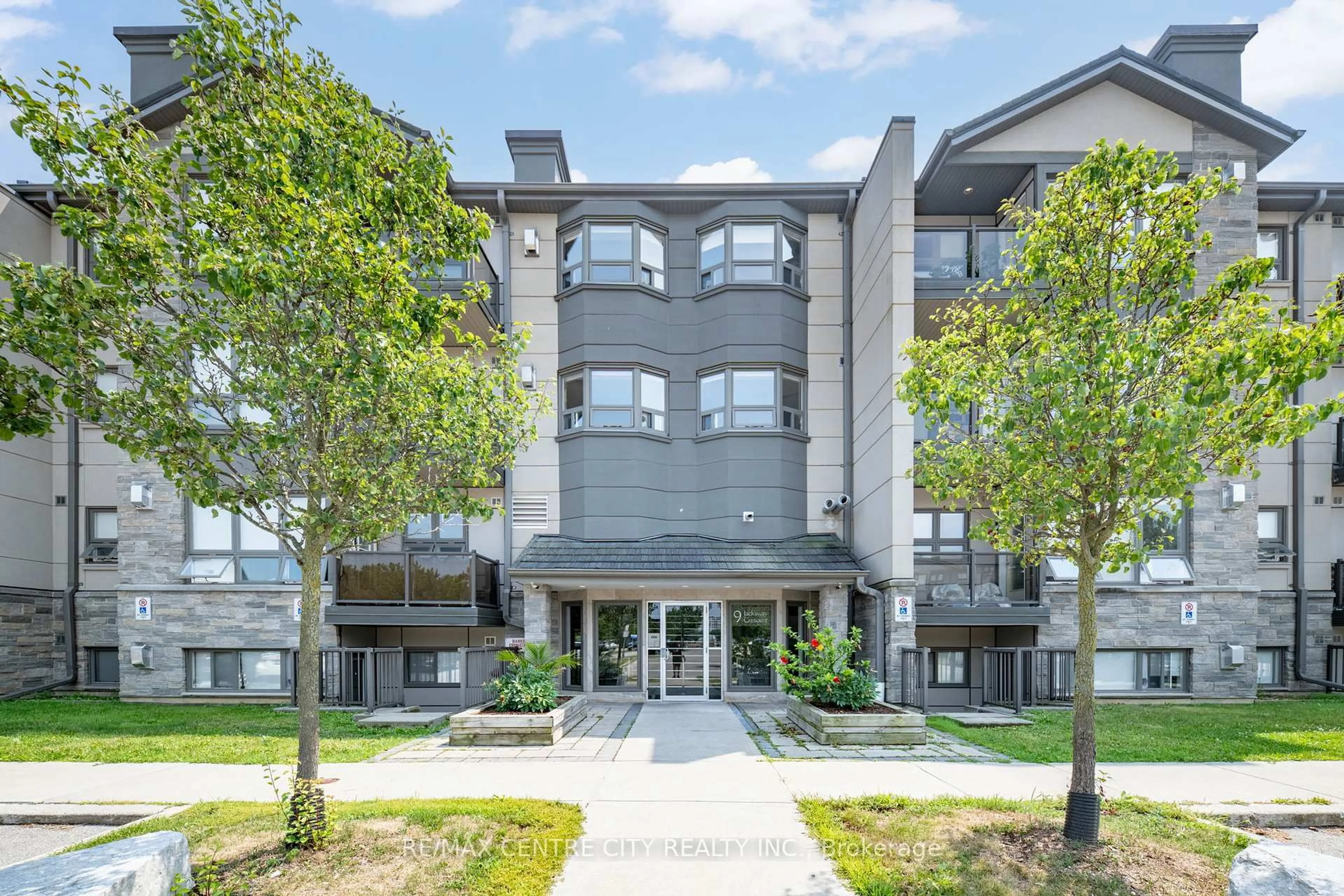 Unknown for 9 Jacksway Cres #202, London North Ontario N5X 3T7