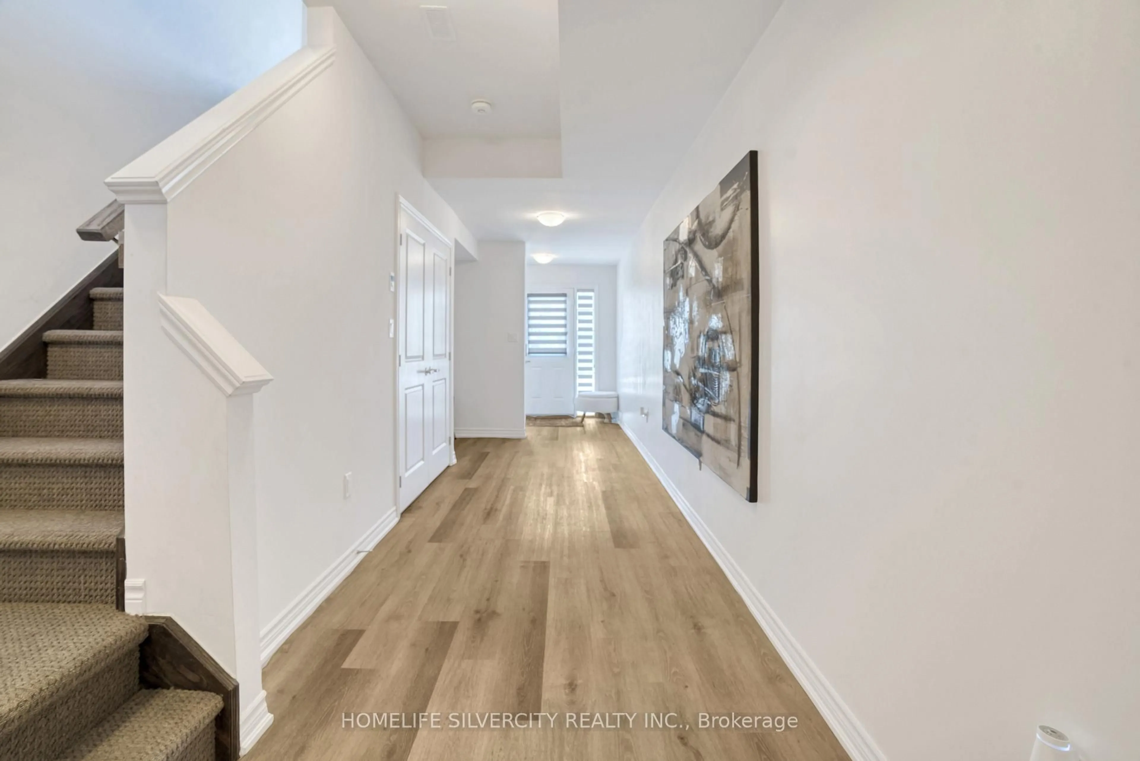 Indoor entryway for 461 Blackburn Dr #119, Brantford Ontario N3T 0W9