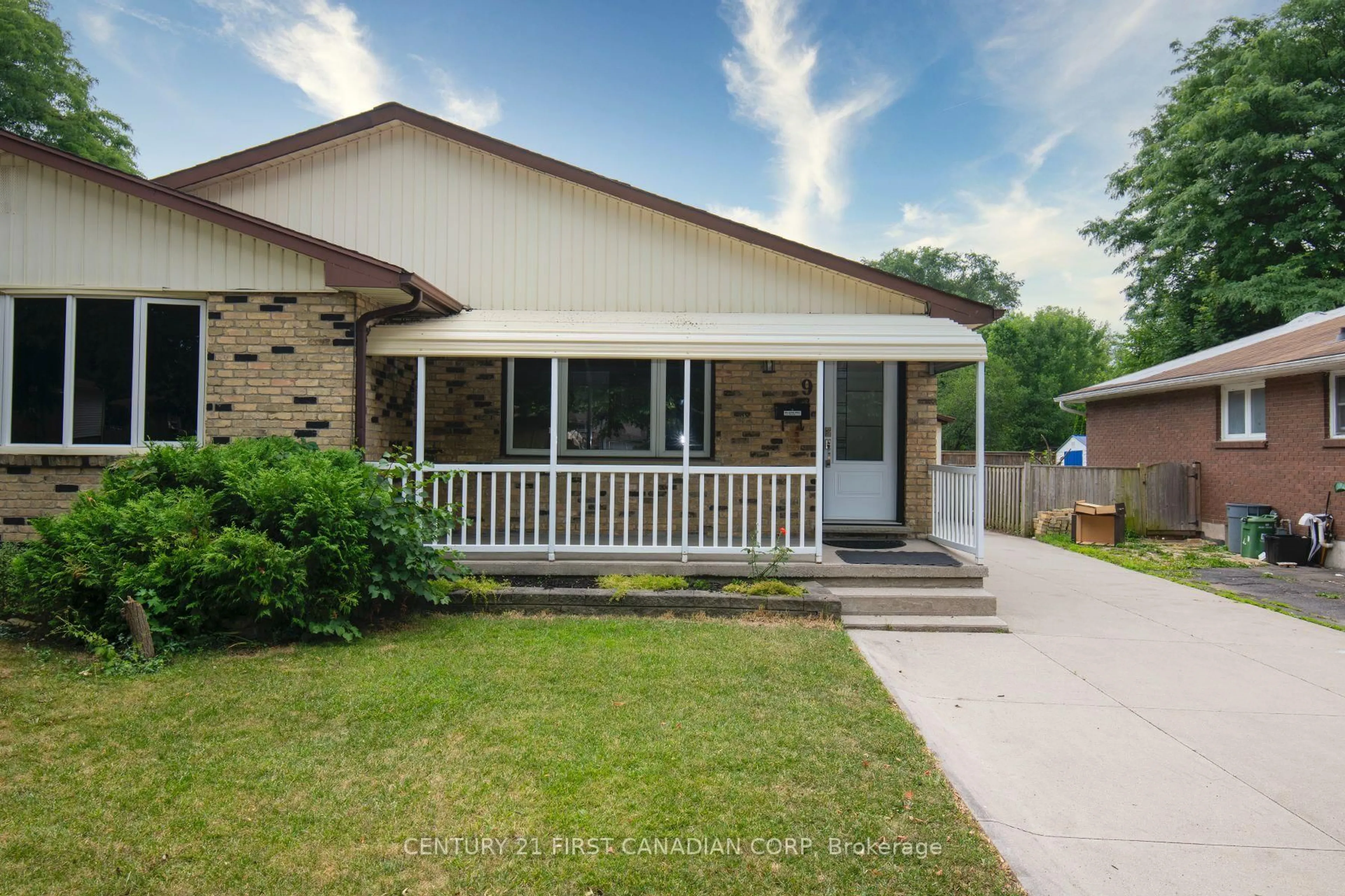 Home with vinyl exterior material, street for 9 Tilipe Rd, London East Ontario N5Z 2X3