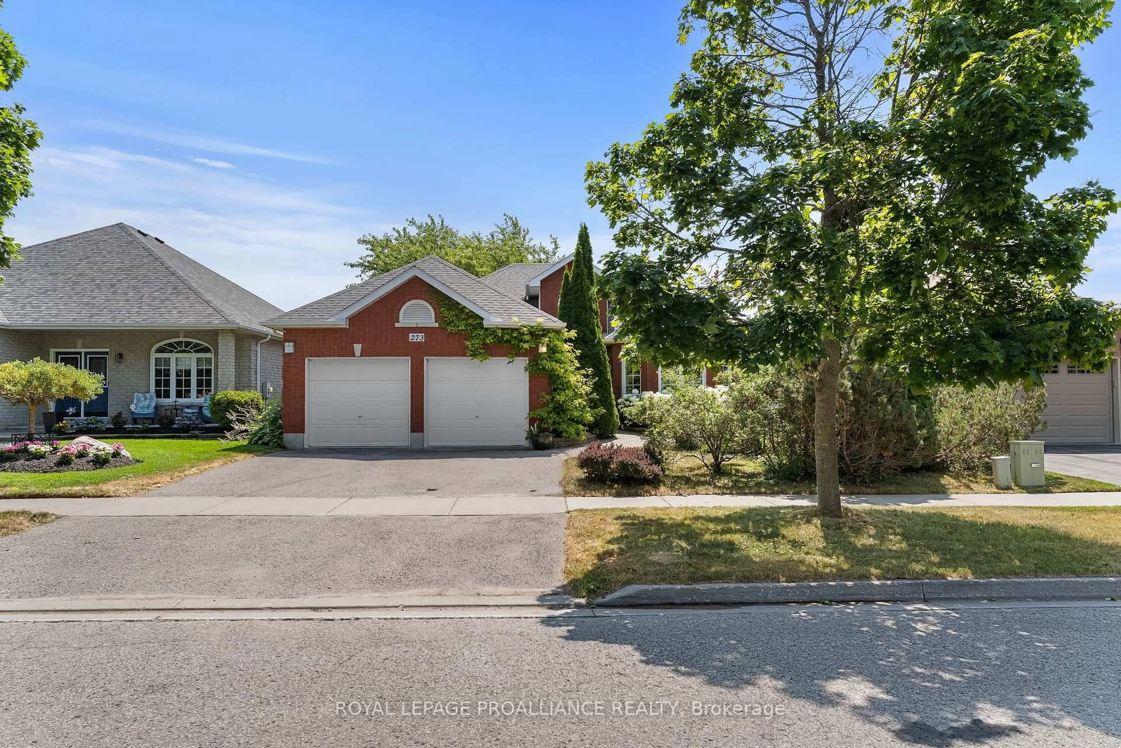 A pic from outside/outdoor area/front of a property/back of a property/a pic from drone, street for 273 Parkview Hills Dr, Cobourg Ontario K9A 5S3