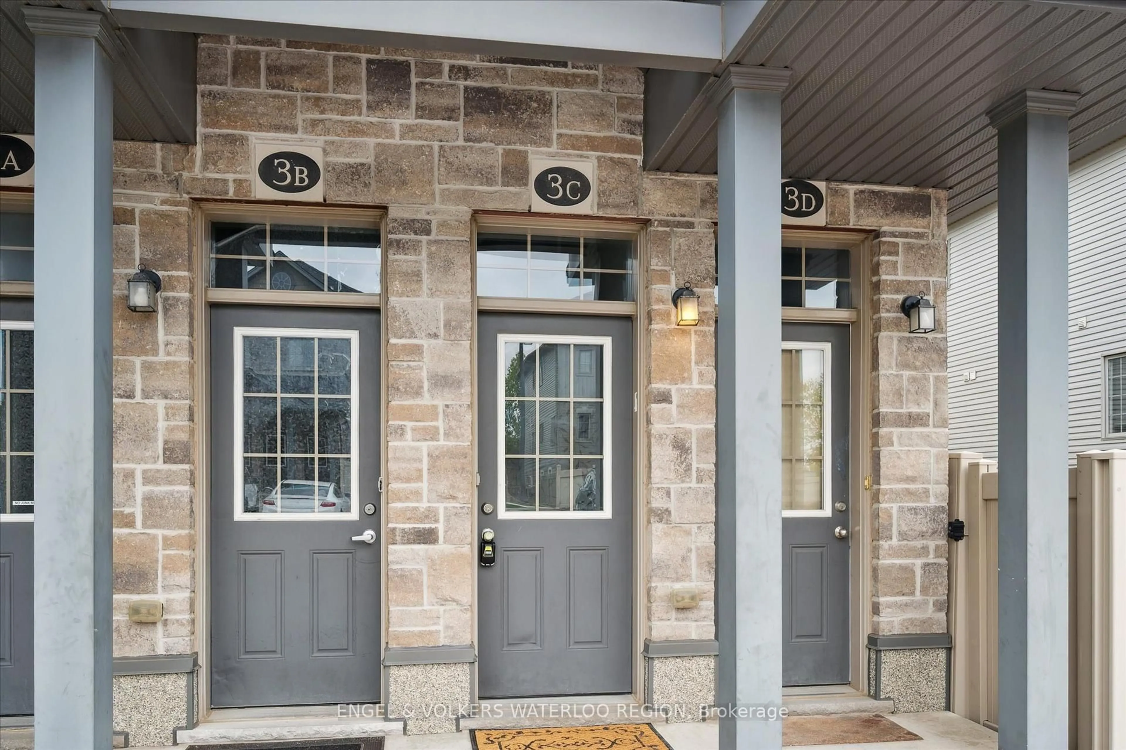 Indoor entryway for 388 OLD HURON Rd #3C, Kitchener Ontario N2R 0J5