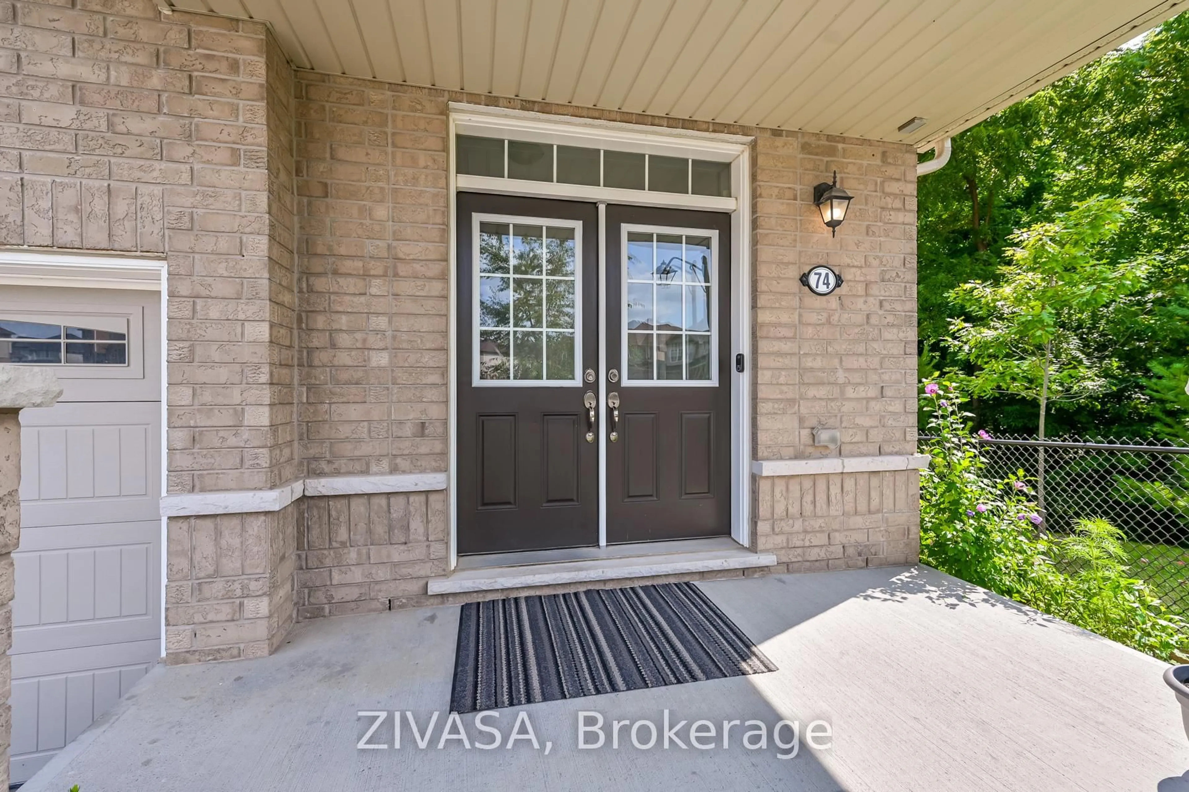 Indoor entryway for 74 Sinden Rd, Brantford Ontario N3T 0P5