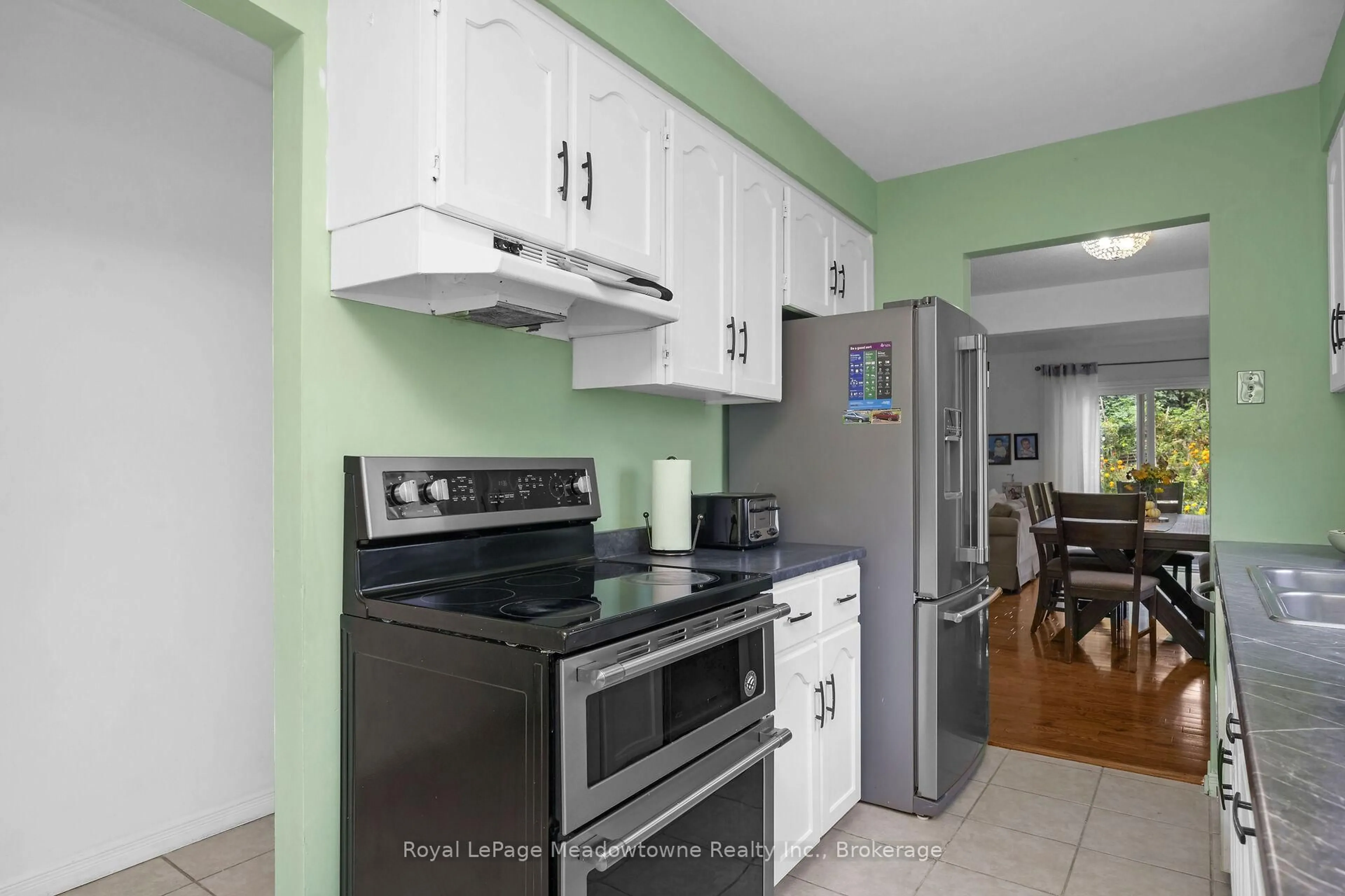 Standard kitchen, ceramic/tile floor for 11 Valeriote Pl, Guelph Ontario N1G 3X1