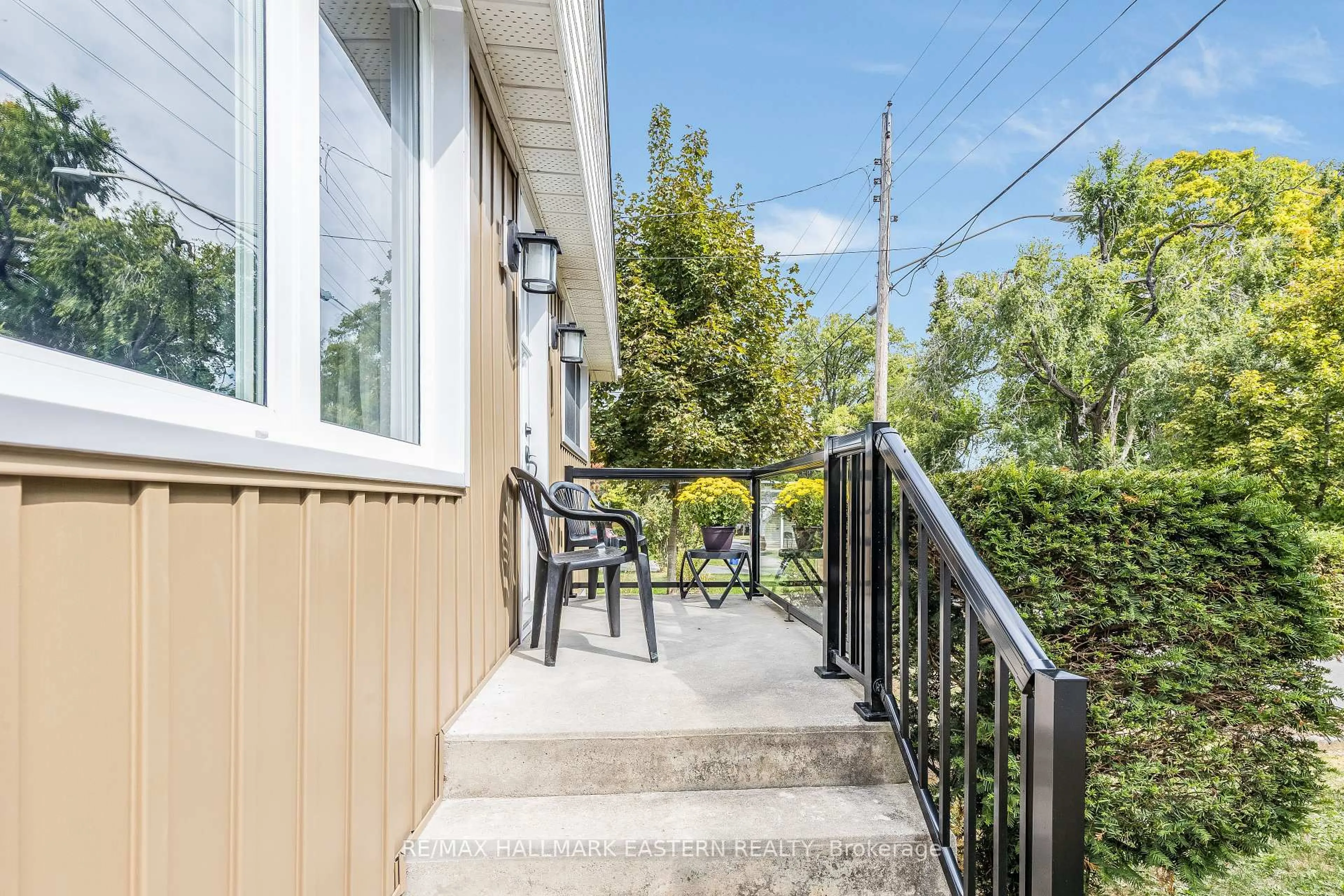 Patio, street for 74 Ridge St, Asphodel-Norwood Ontario K0L 2V0