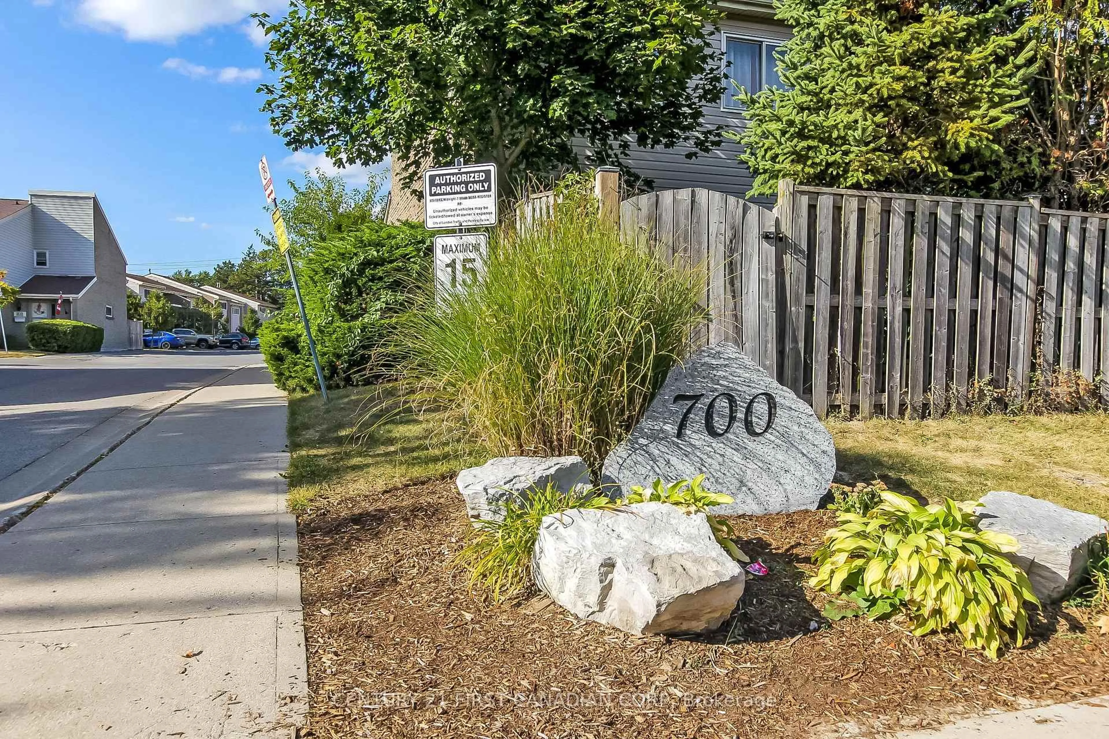 Unknown for 700 Osgoode Dr #102, London South Ontario N6E 2H1