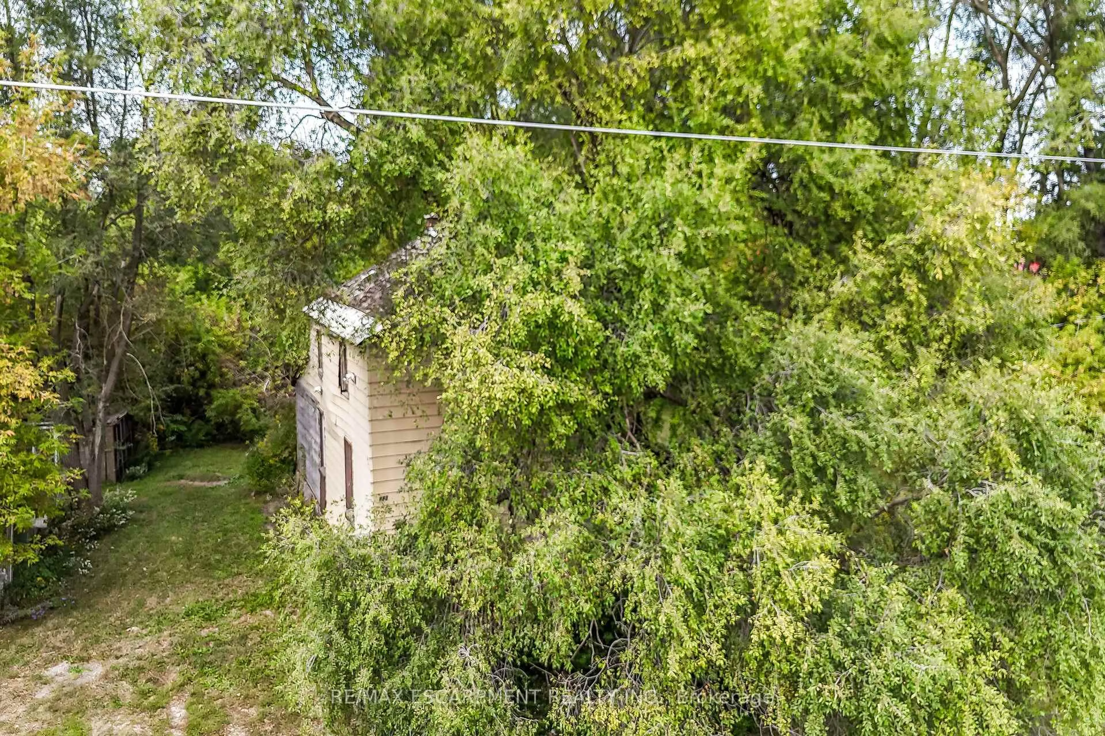 A pic from outside/outdoor area/front of a property/back of a property/a pic from drone, unknown for 4487 Highway 6 S, Haldimand Ontario N0A 1H0