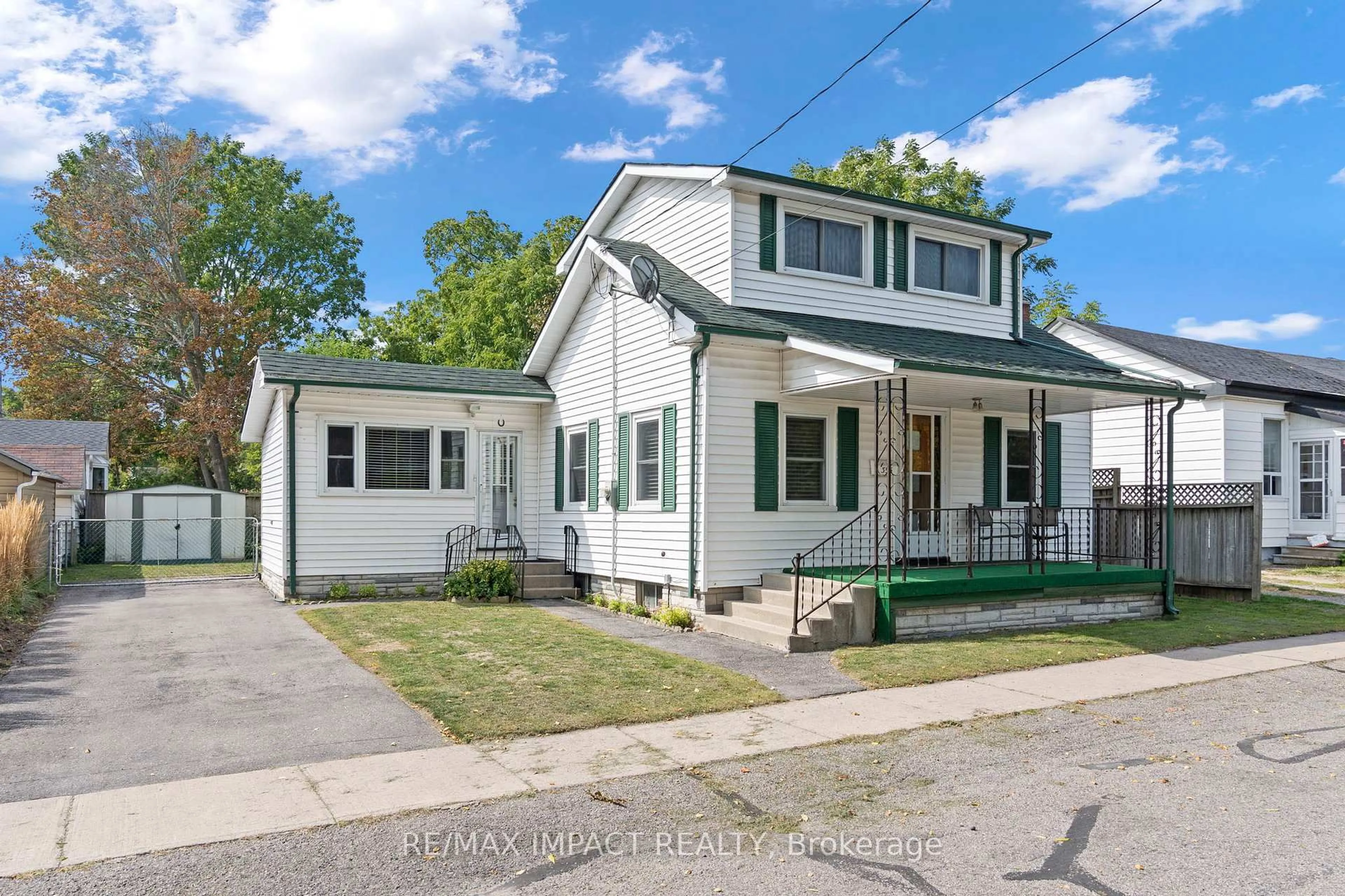 Home with vinyl exterior material, street for 355 Bond St, Cobourg Ontario K9A 3K7