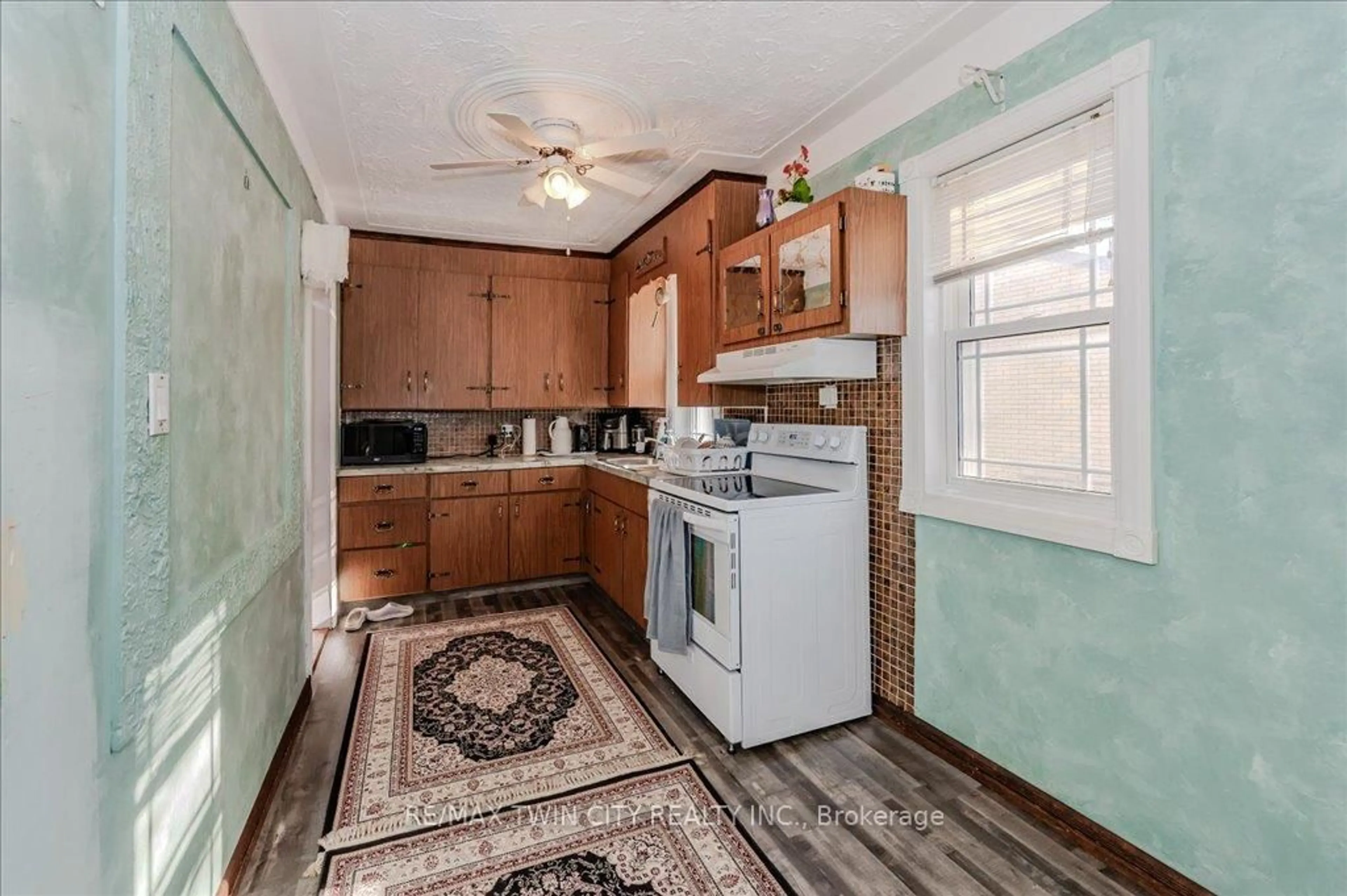 Standard kitchen, unknown for 478 Greenfield Ave, Kitchener Ontario N2C 1G1