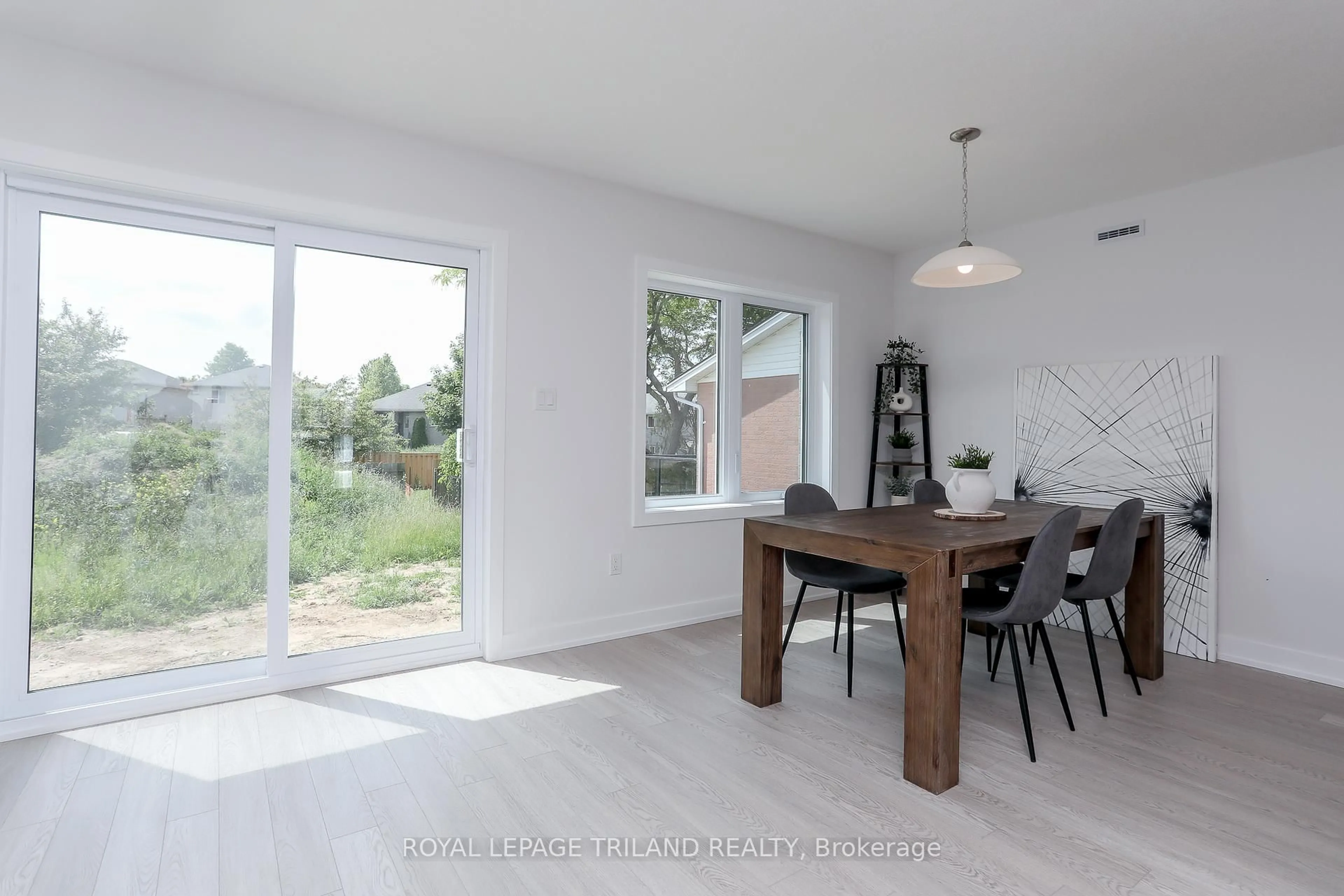Dining room, unknown for 24 HARROW Lane, St. Thomas Ontario N5R 0P3